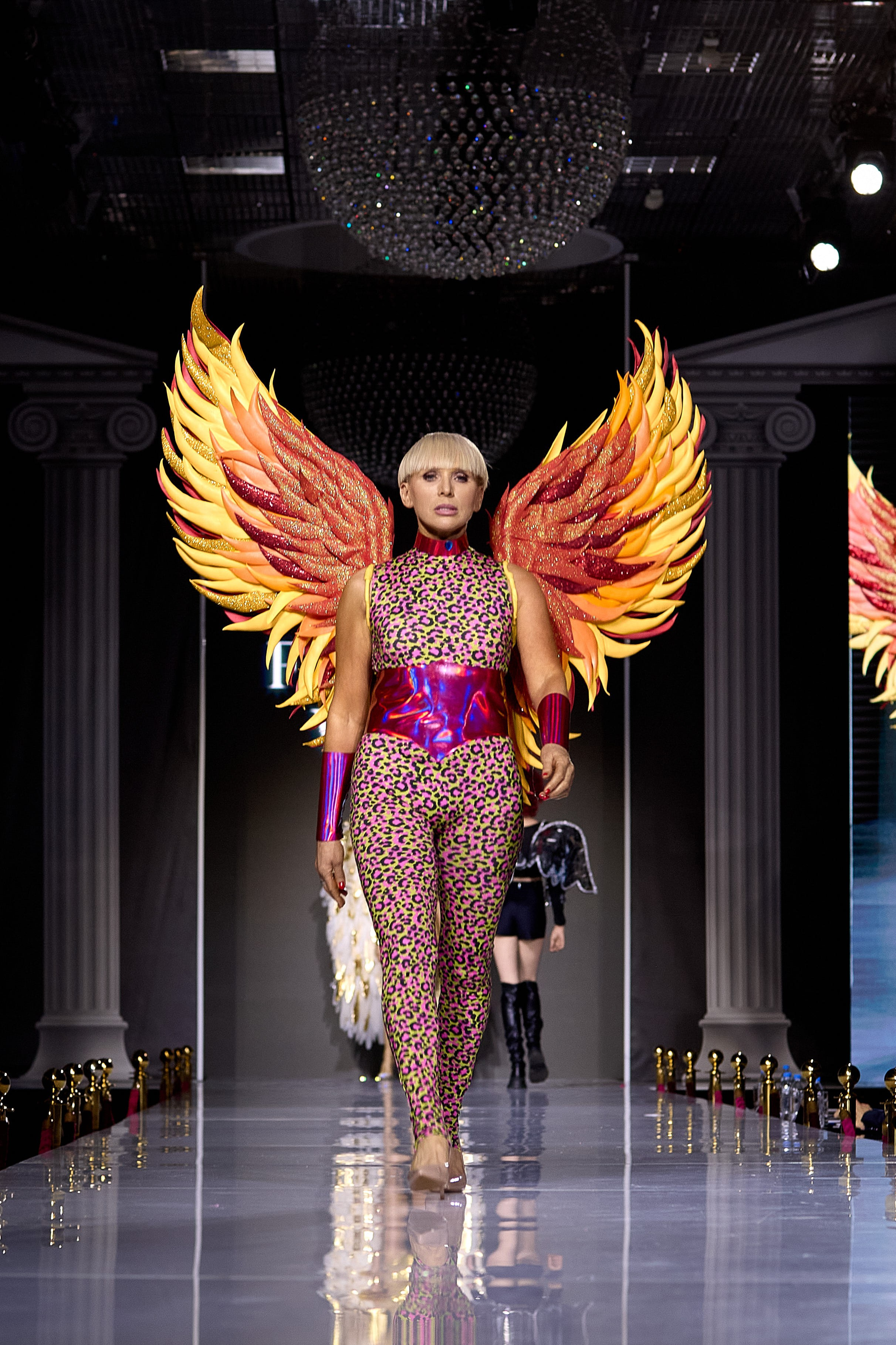 Показ в стиле Victoria's Secret | Ювелирная неделя моды «Эстет»