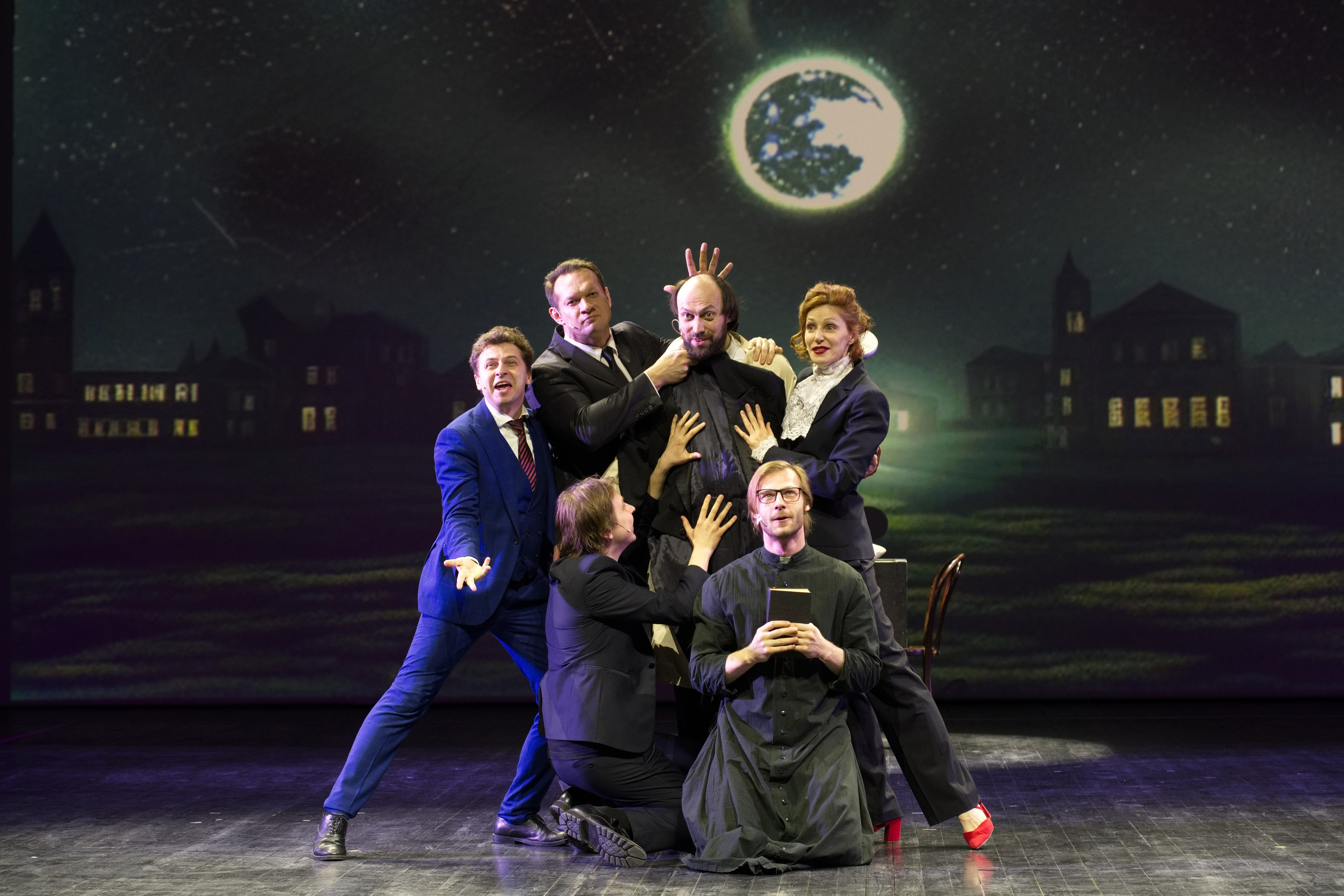 Театр И-Он, Мюнхгаузен. Семейный и детский фотограф Антон Зорин