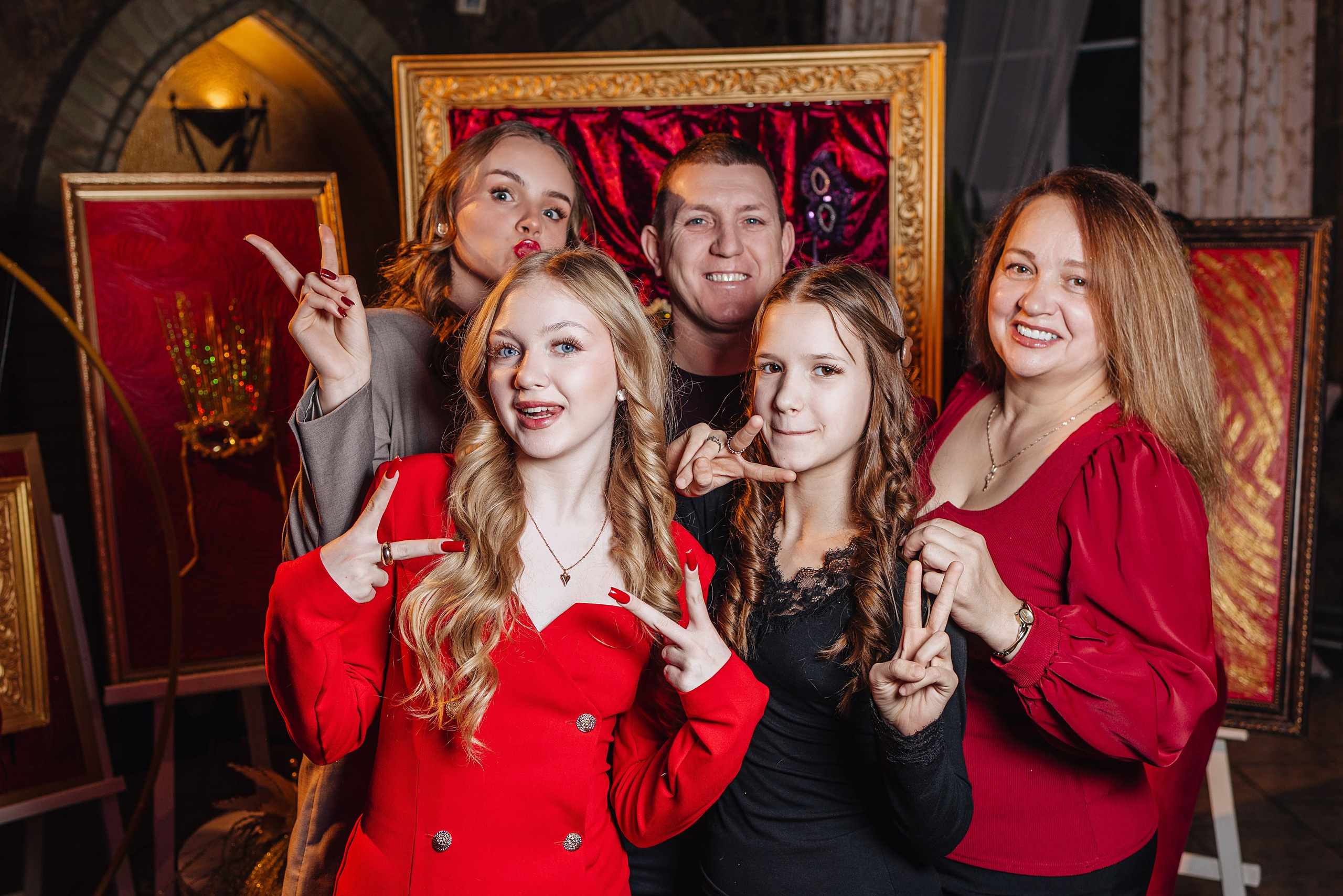 Новый год в «Айвенго» 2026. Александр Антонов. Профессиональный свадебный, репортажный фотограф в Москве, Подольске. Фото+Видео на любой праздник