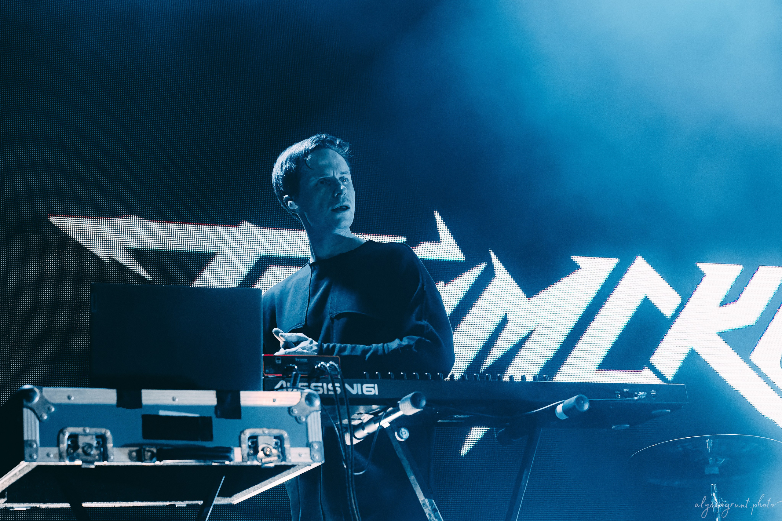 Таймсквер, фоторепортаж, СПБ, Космонавт, 14.11.2025. Алена Адрианова: фотограф в Санкт-Петербурге