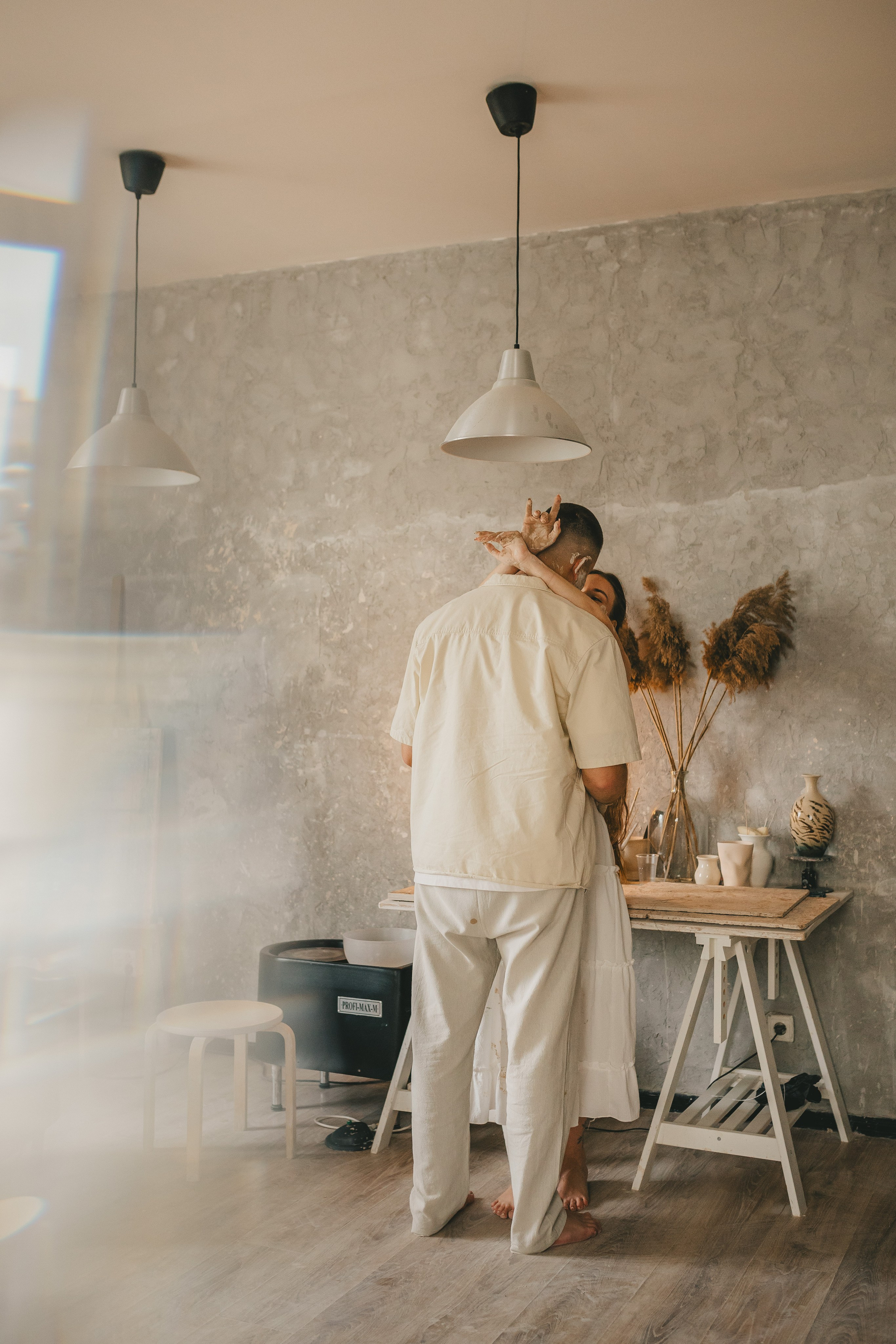 Дима и Даша в гончарной мастерской. Семейный lifestyle фотограф в Санкт-Петербурге Людмила Пахомова