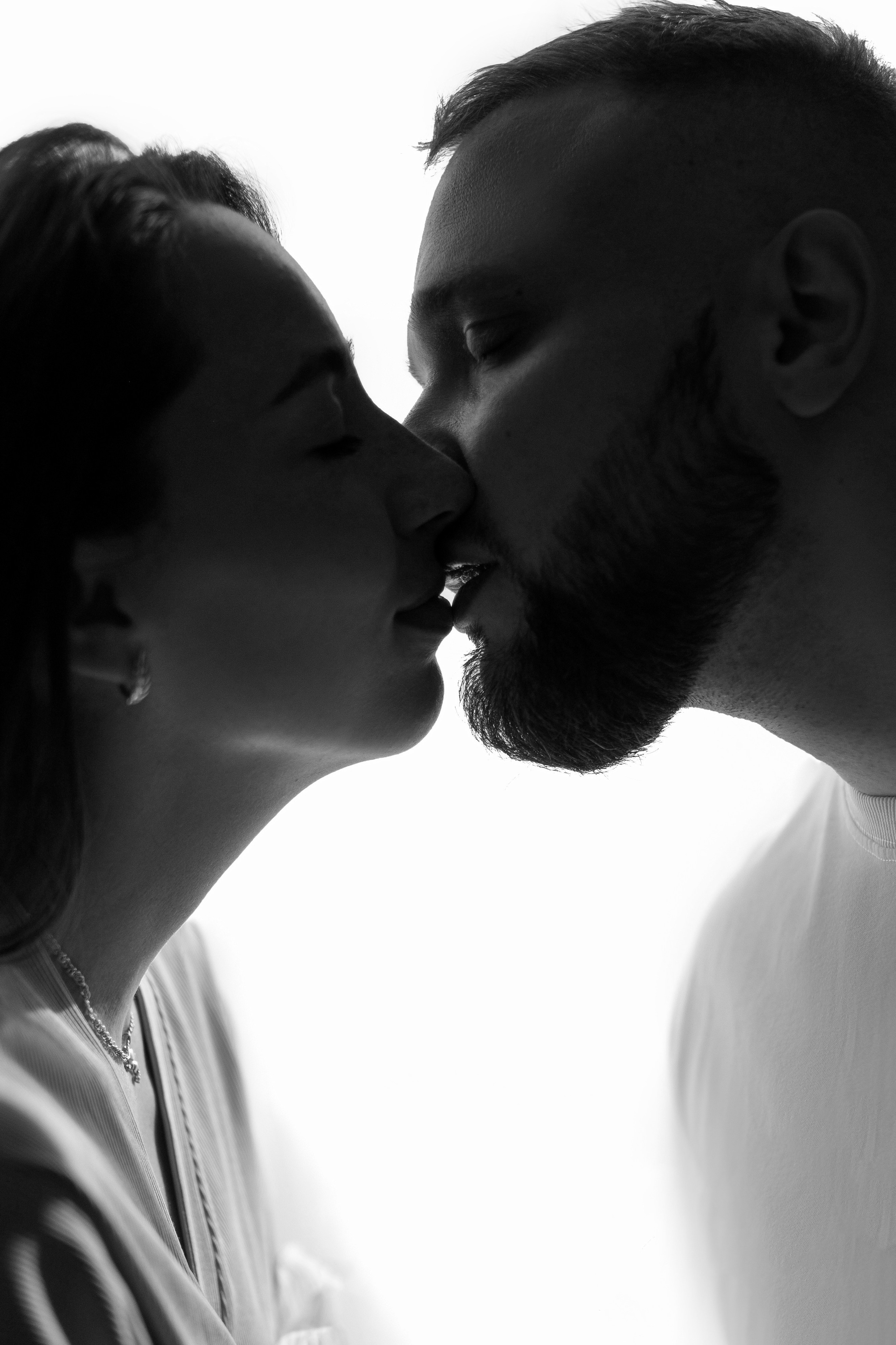 | ПЕРВЫЕ МГНОВЕНИЯ |