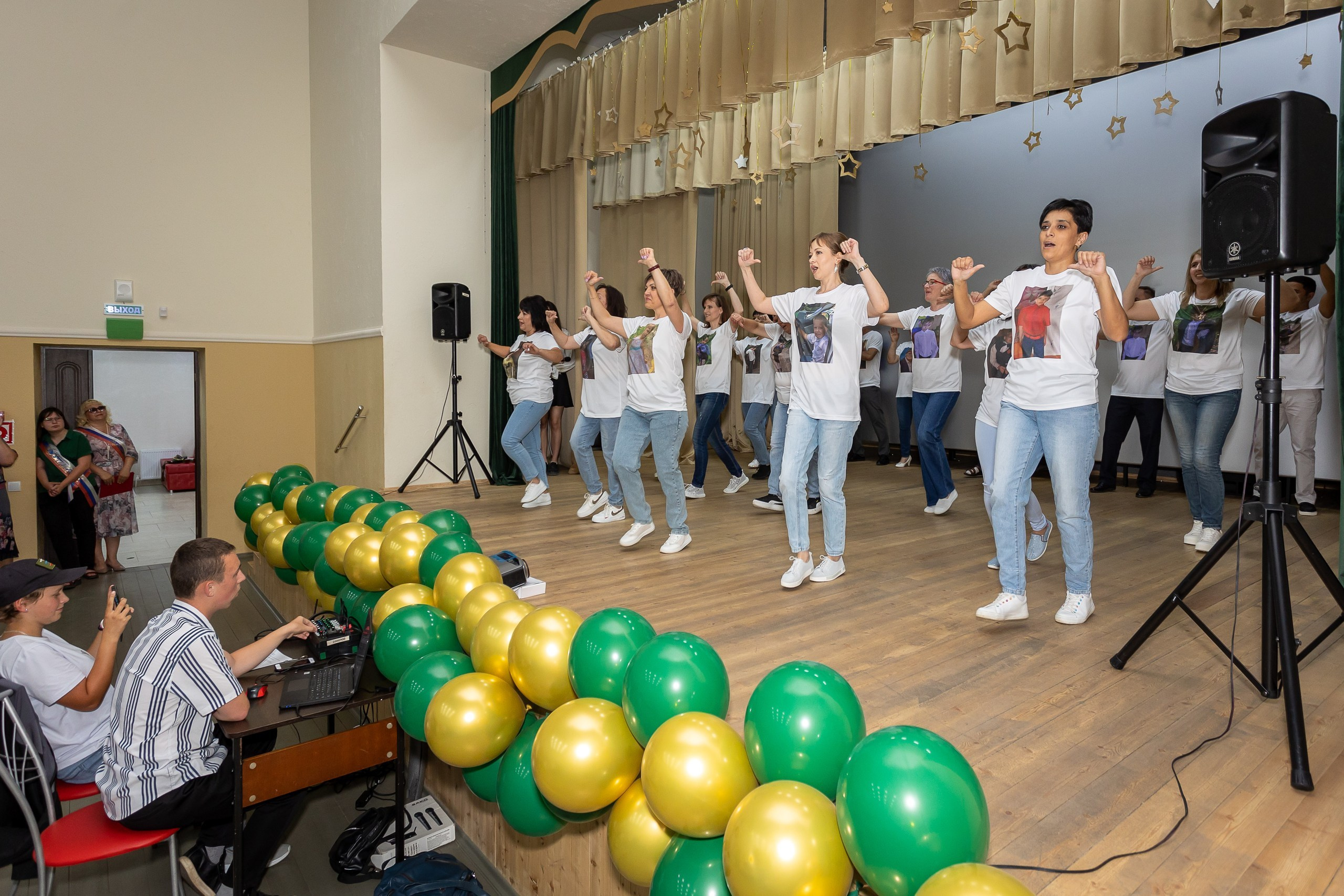 Вручение аттестата и выпускной вечер. Выпускные альбомы Майкоп, Краснодар Елена Золотарева