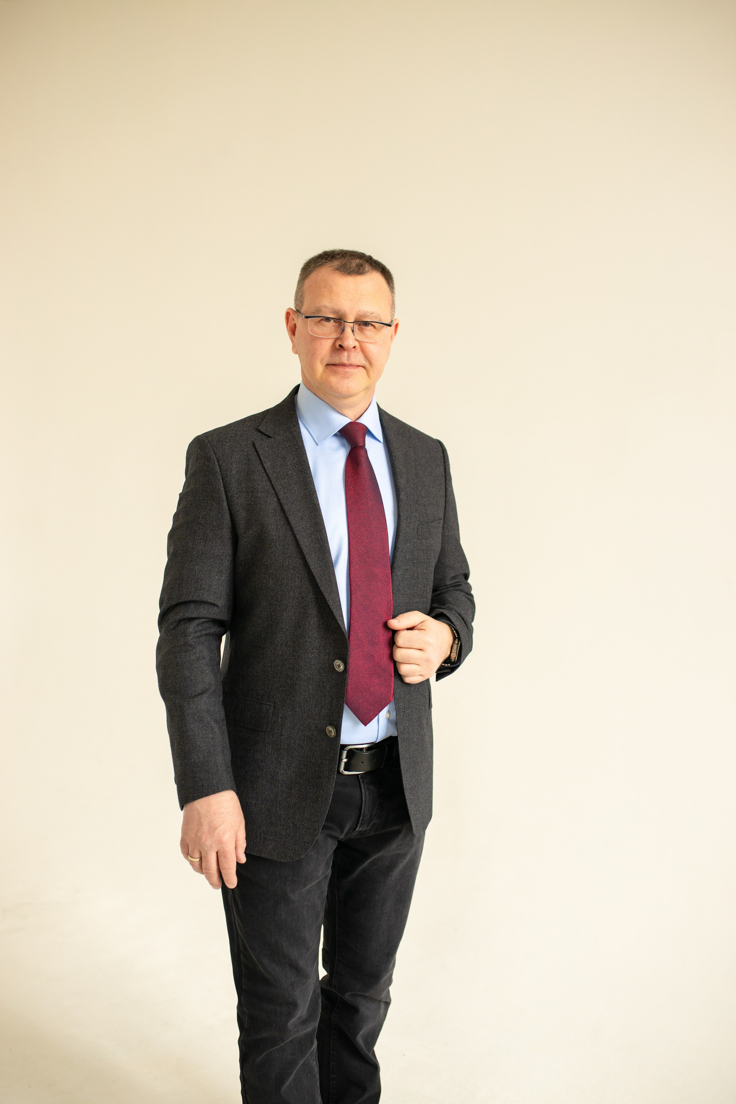 Семейная фотосессия на циклораме с естественным светом. Фотограф в Железнодорожном и Балашихе