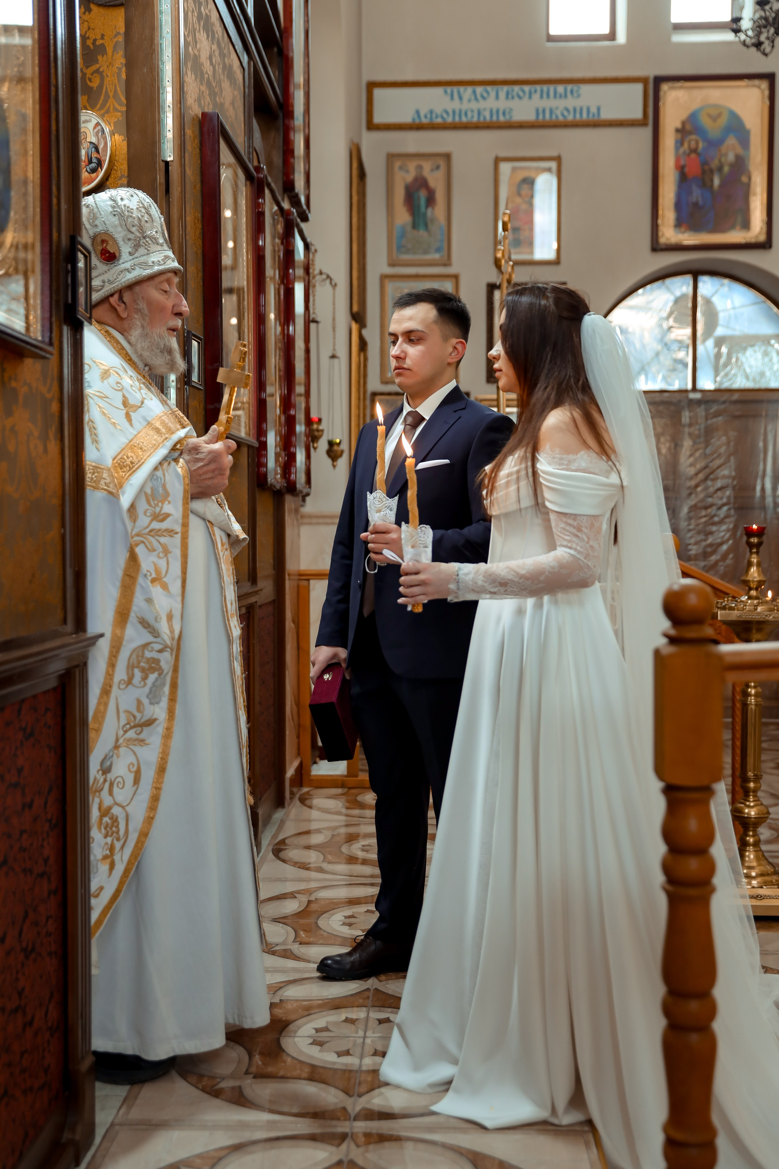 Венчание в церкви в Алуште. Свадебный фотограф в Крыму