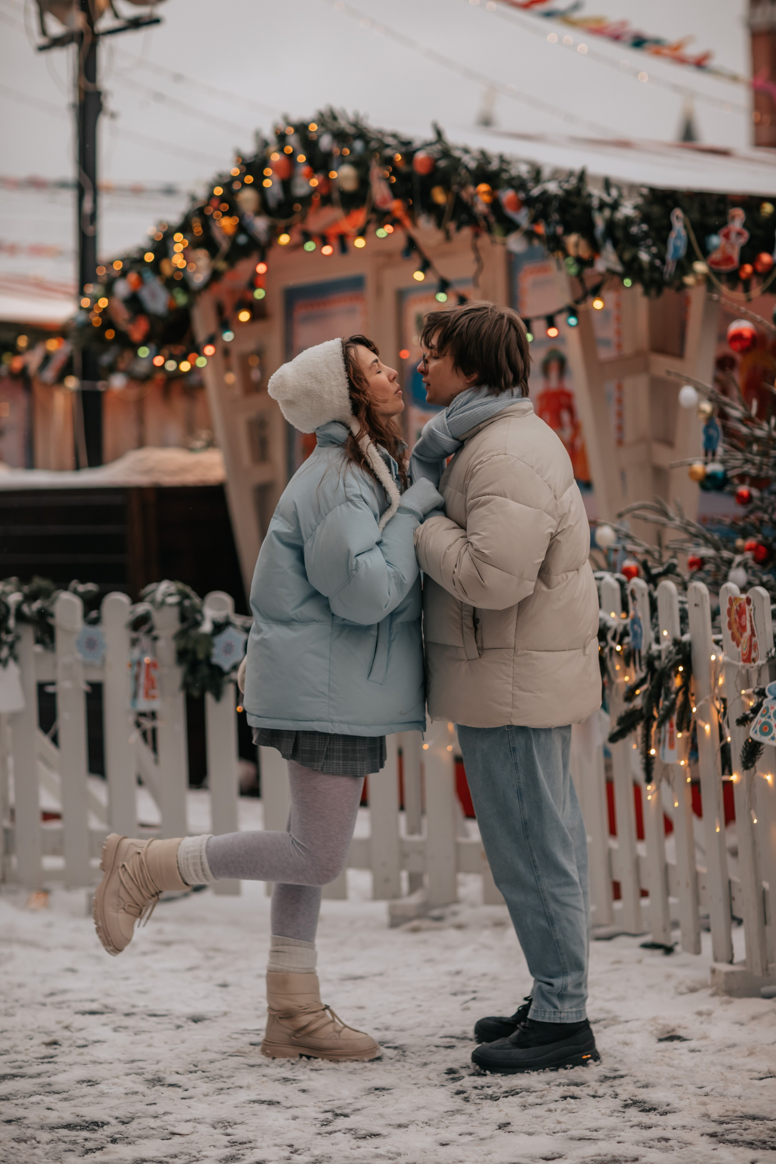 Тоффи и семья на новогодней ярмарке. Семейный фотограф анималист Мария Крючкова