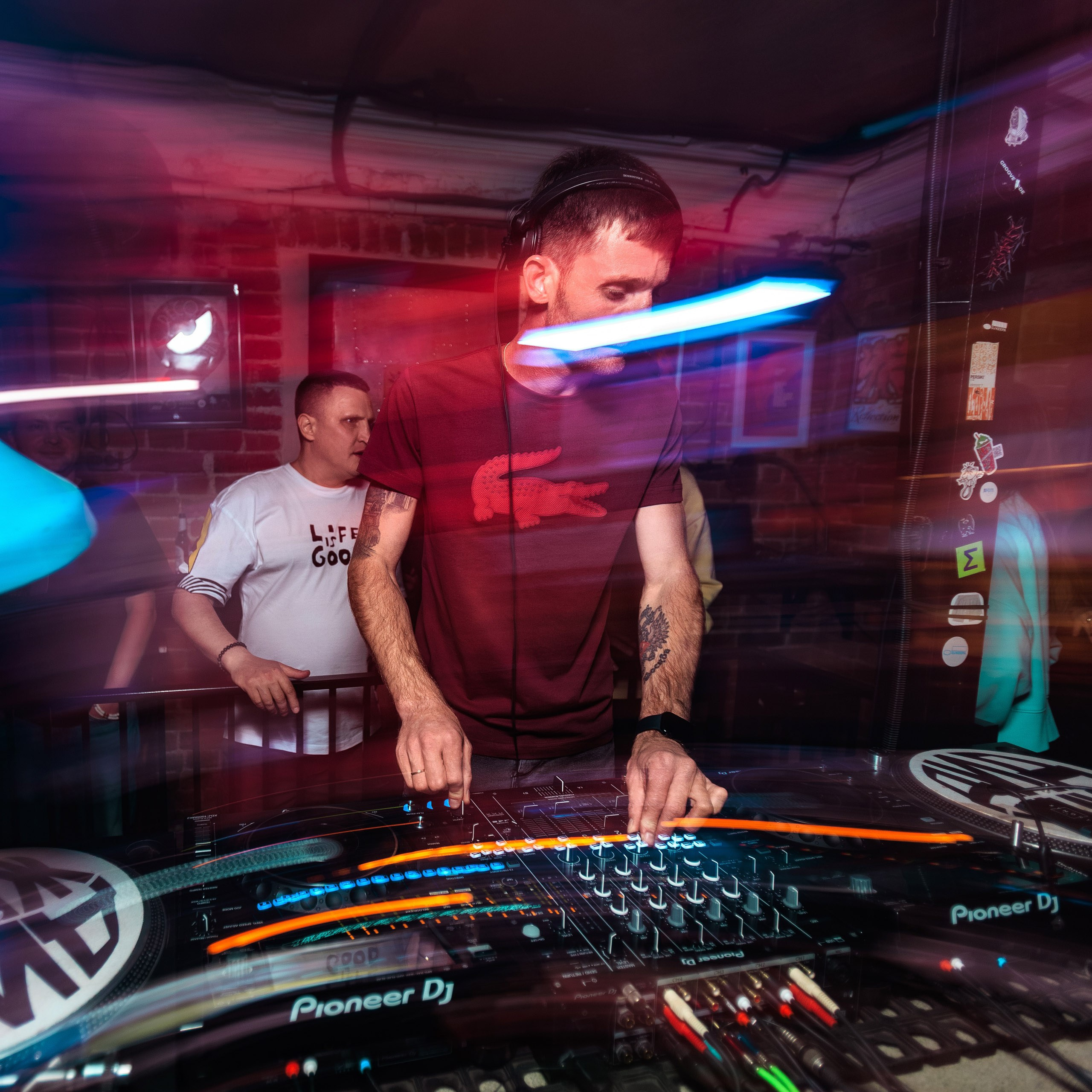 Octave (Ro) x stndrt13. Репортажный фотограф Екатеринбург | Яркий, качественный репортаж | Концерты, клубы, репортаж, праздники, корпоративы