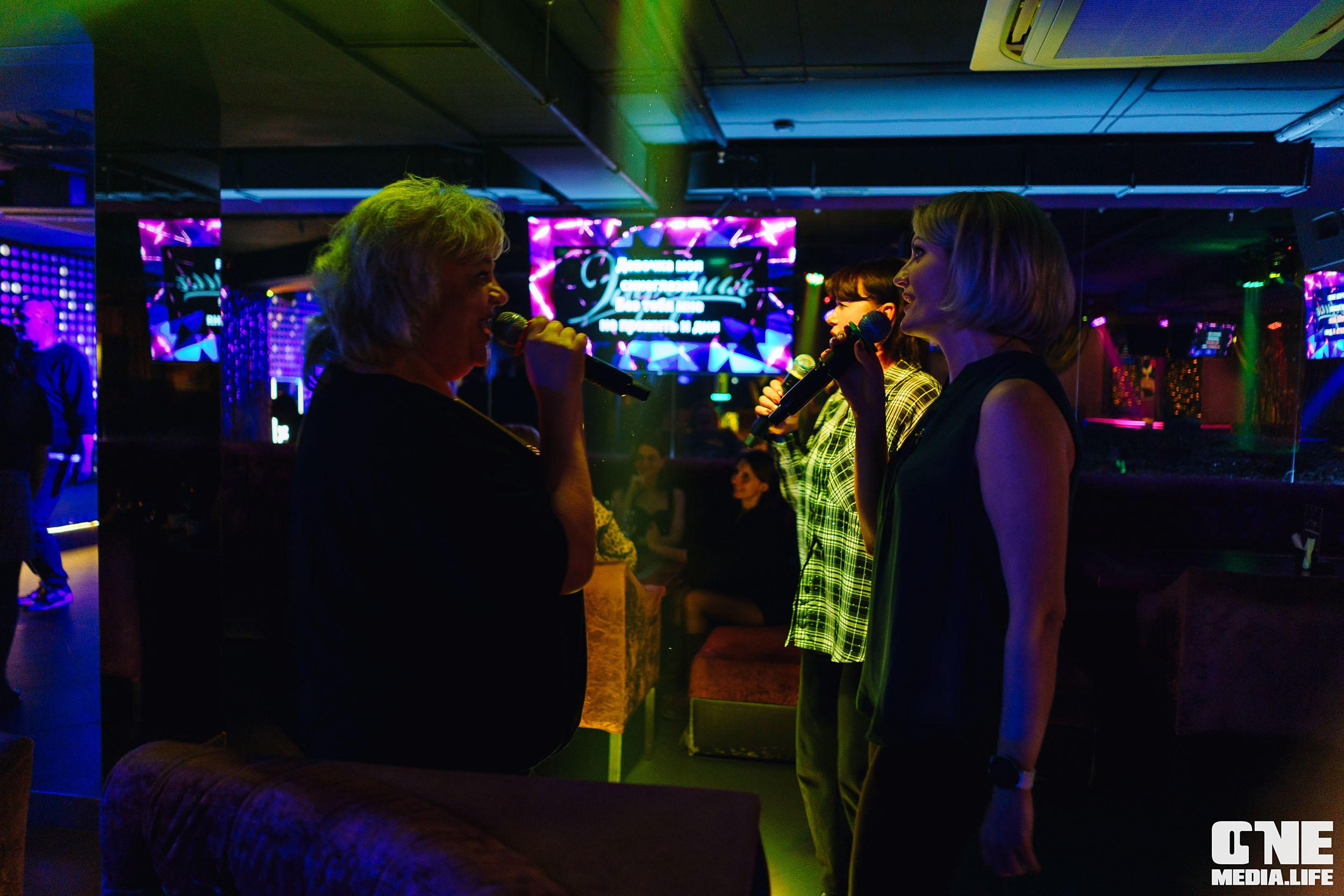 Фоторепортаж из караоке-клуба Эйфория. One Media Life: фоторепортажи, фотоотчеты с мероприятий и заведений