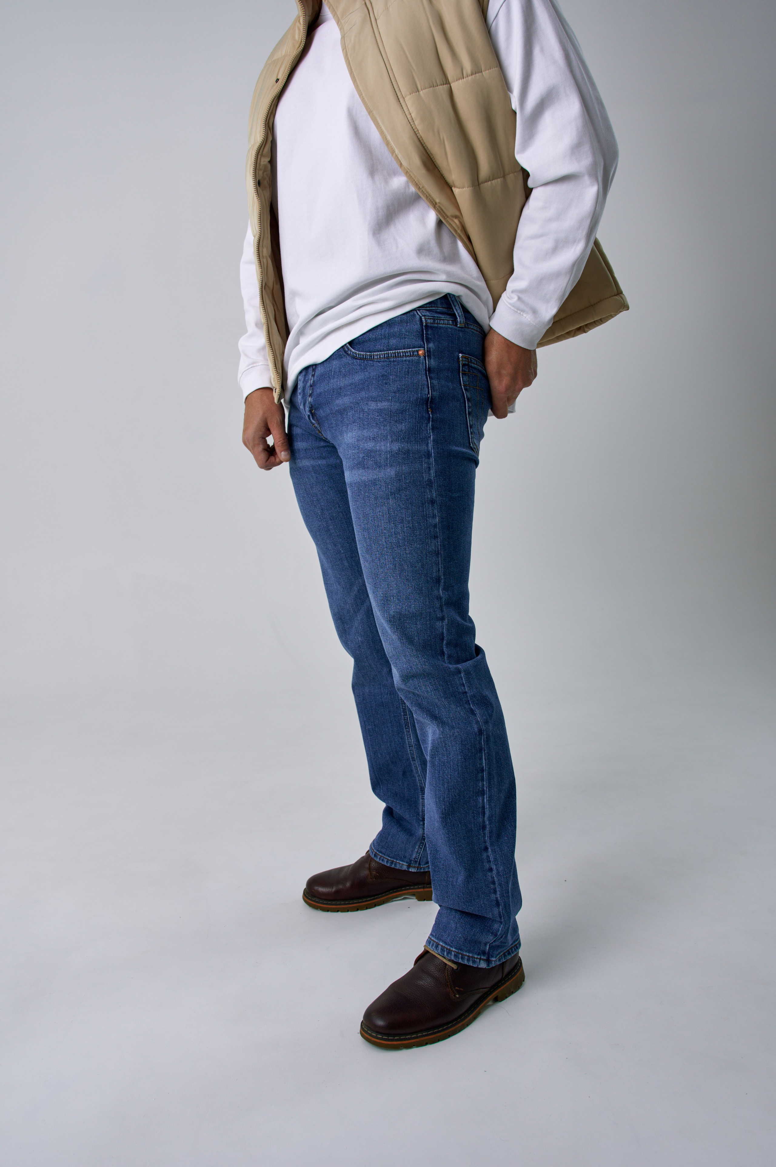 Мужские джинсы. Фотограф Челябинск — Кирилл Устюжанин