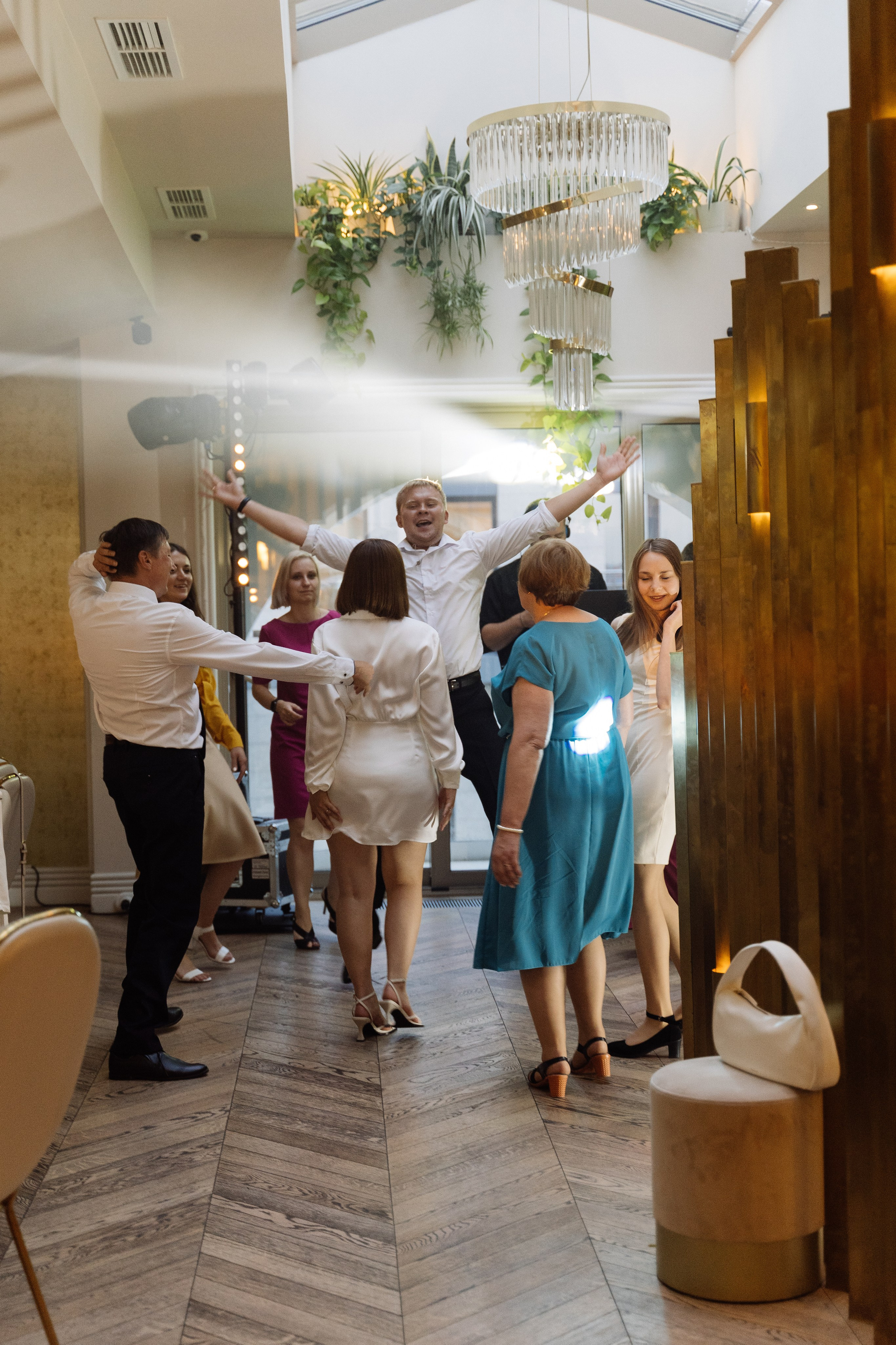 Свадьба на крыше Петербурга. Свадебный фотограф организатор в Санкт-Петербурге Ассоль Опарина