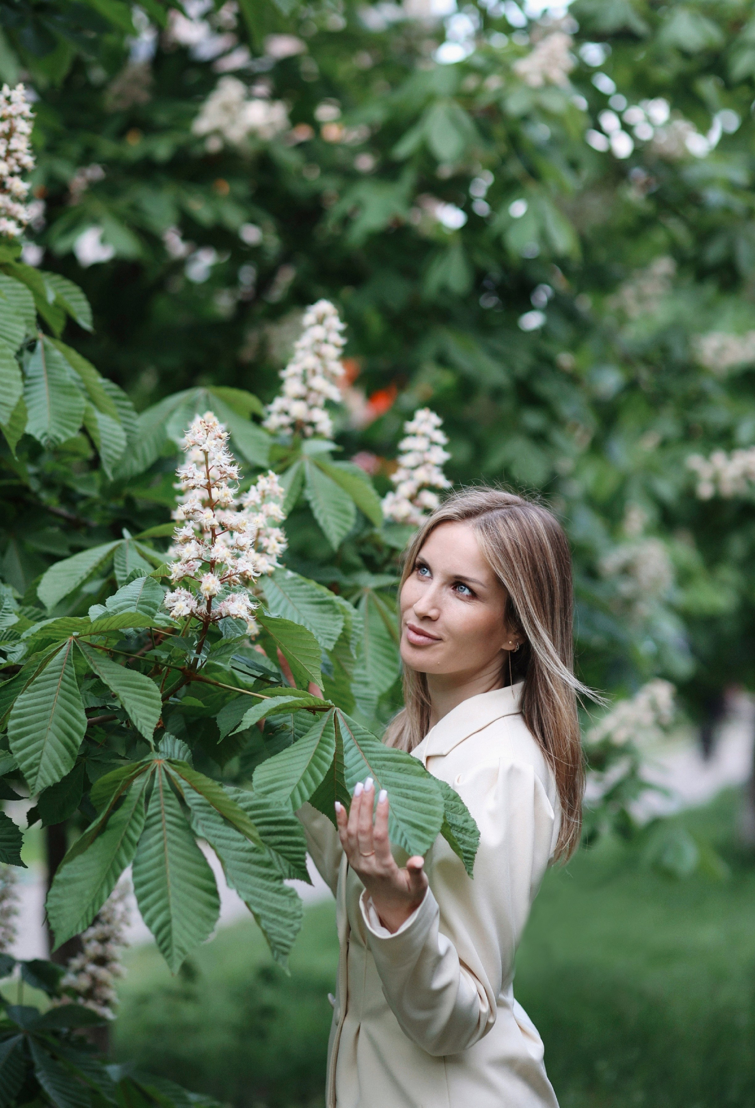 Цветение яблони, каштана и сирени. Портретный фотограф Москва