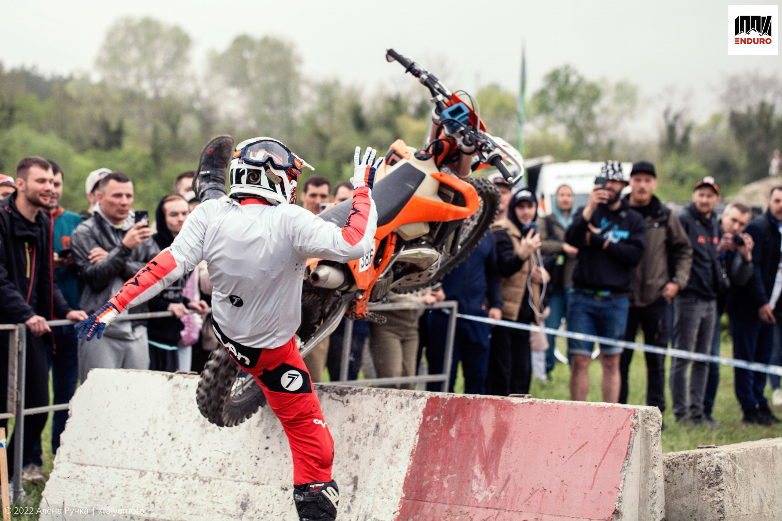 100% эндуро 2022. Ручка Алена — ботанический художник, дизайнер, фотограф