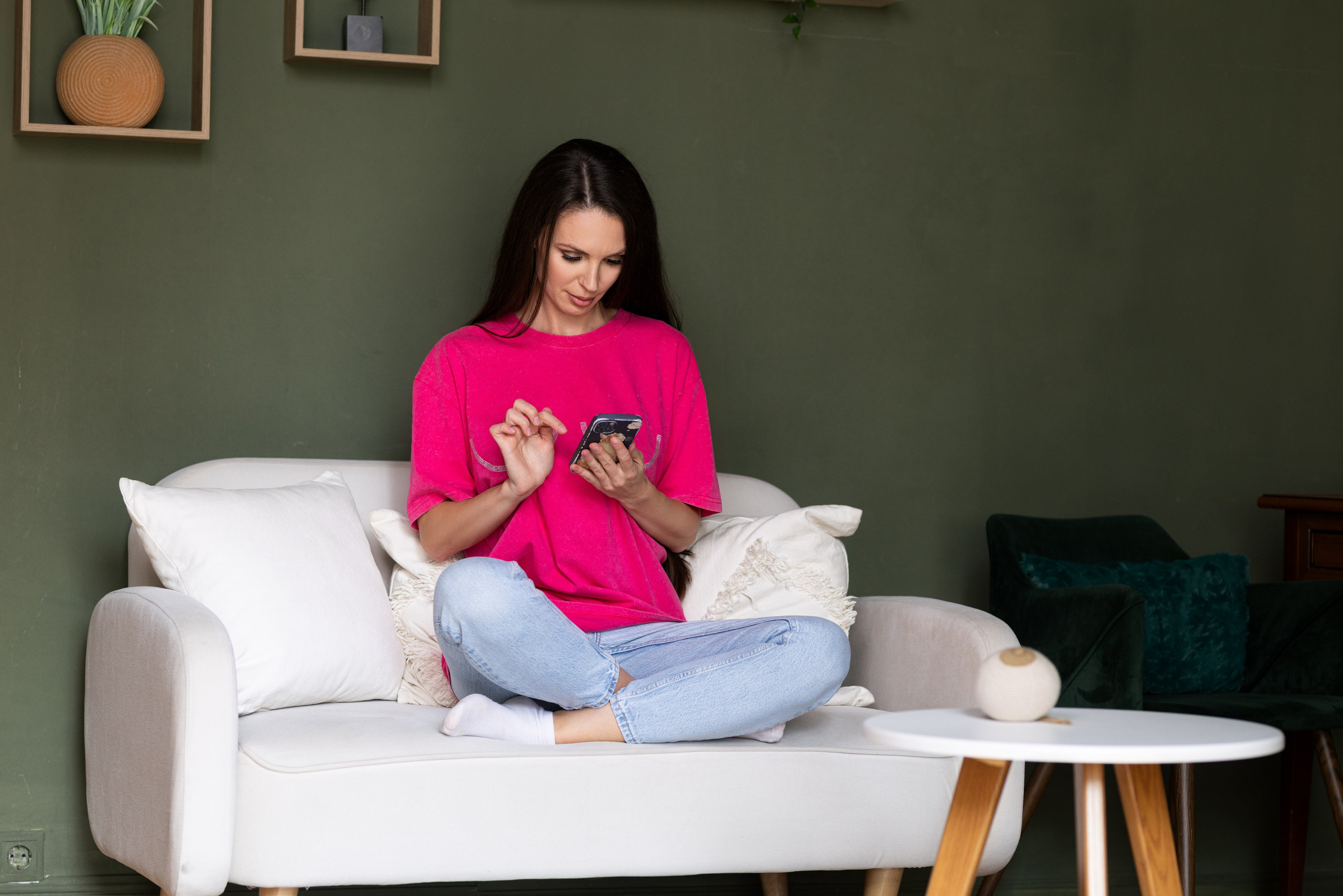 Контент съемка в студии с интерьером с Оксаной — специалиста по грудному вскармливанию для контента. Дмитрий Шульгин, портретный фотограф в Воронеже