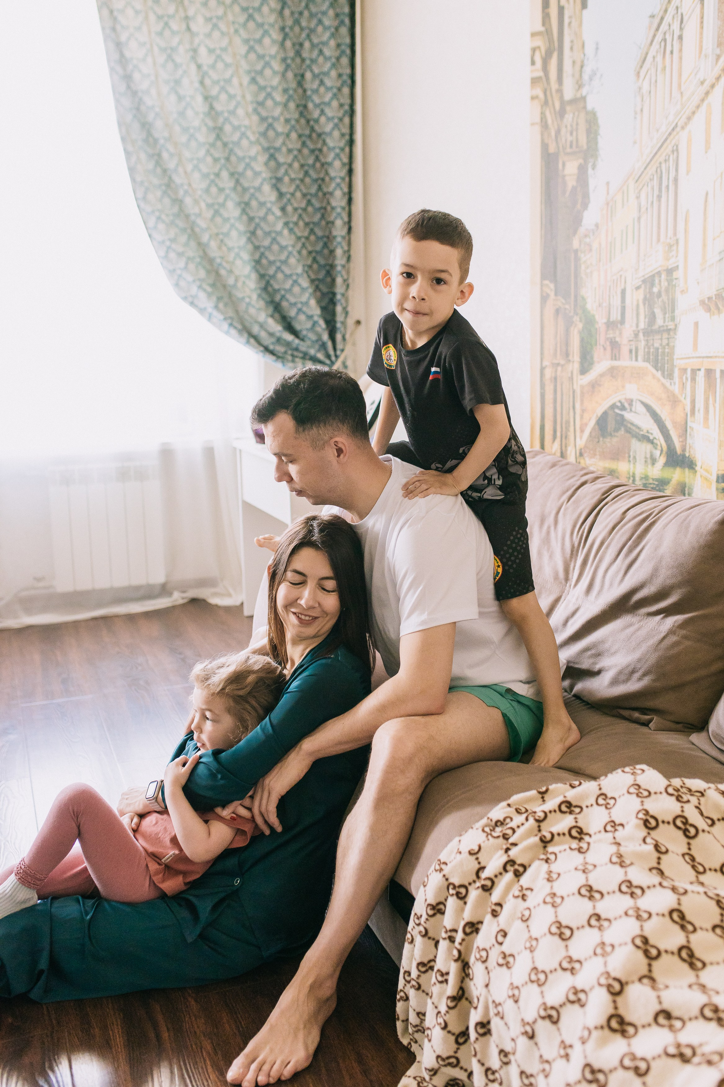 Руслан, Катя, Рамир и Роксана. Семейный фотограф Трусова Евгения в Екатеринбурге