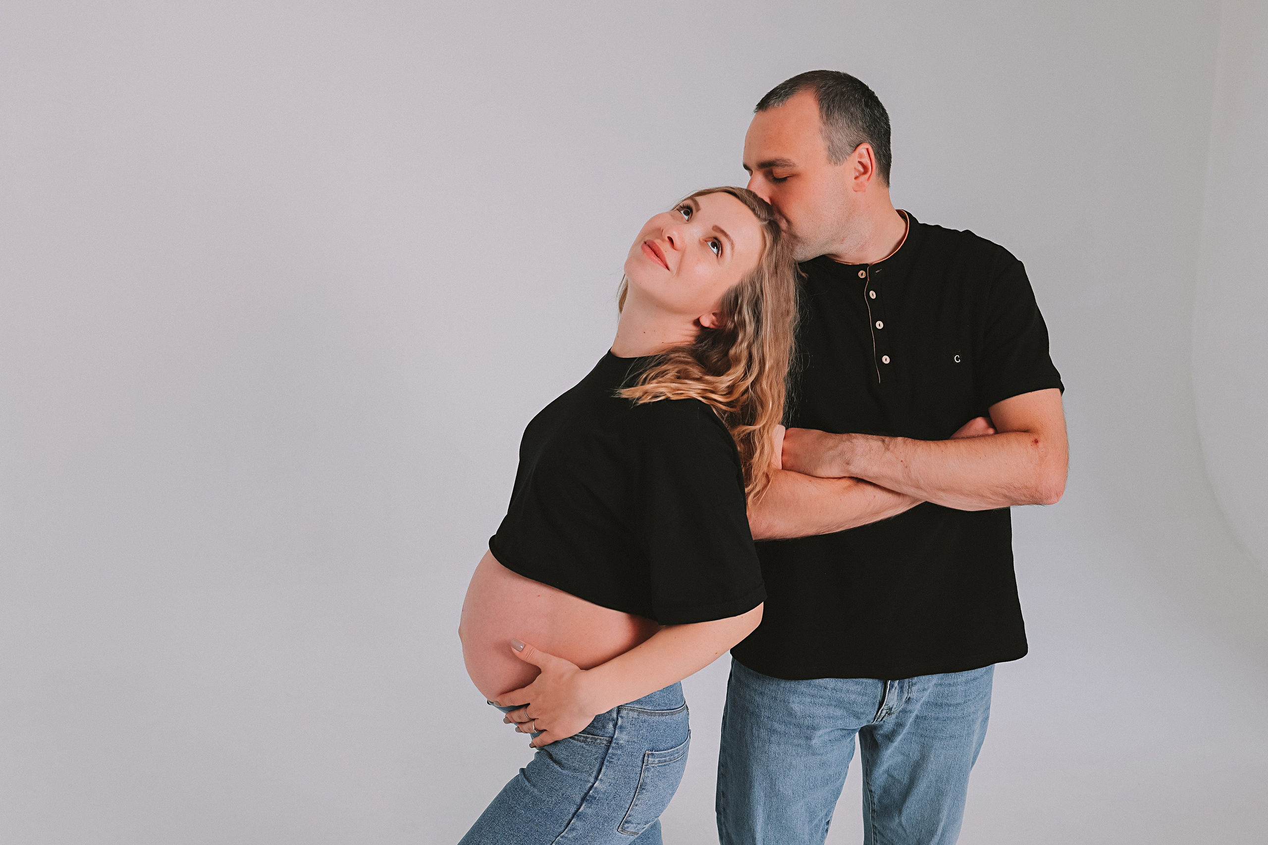 Фататум циклорама и зал. Семейный фотограф Тюмень, фотограф на роды Салмина Мария