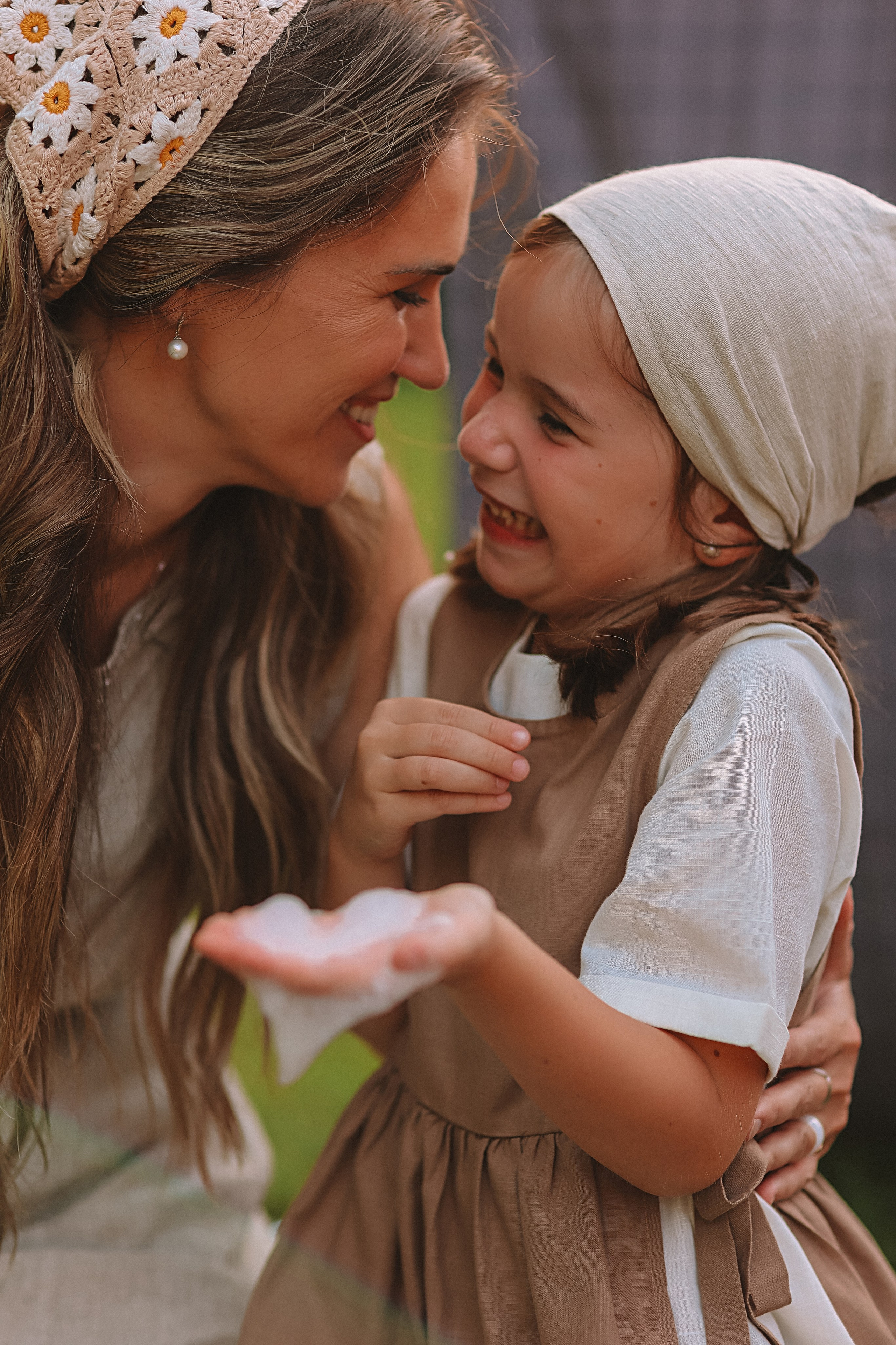 Стирка у дома. Семейный фотограф Тюмень, фотограф на роды Салмина Мария