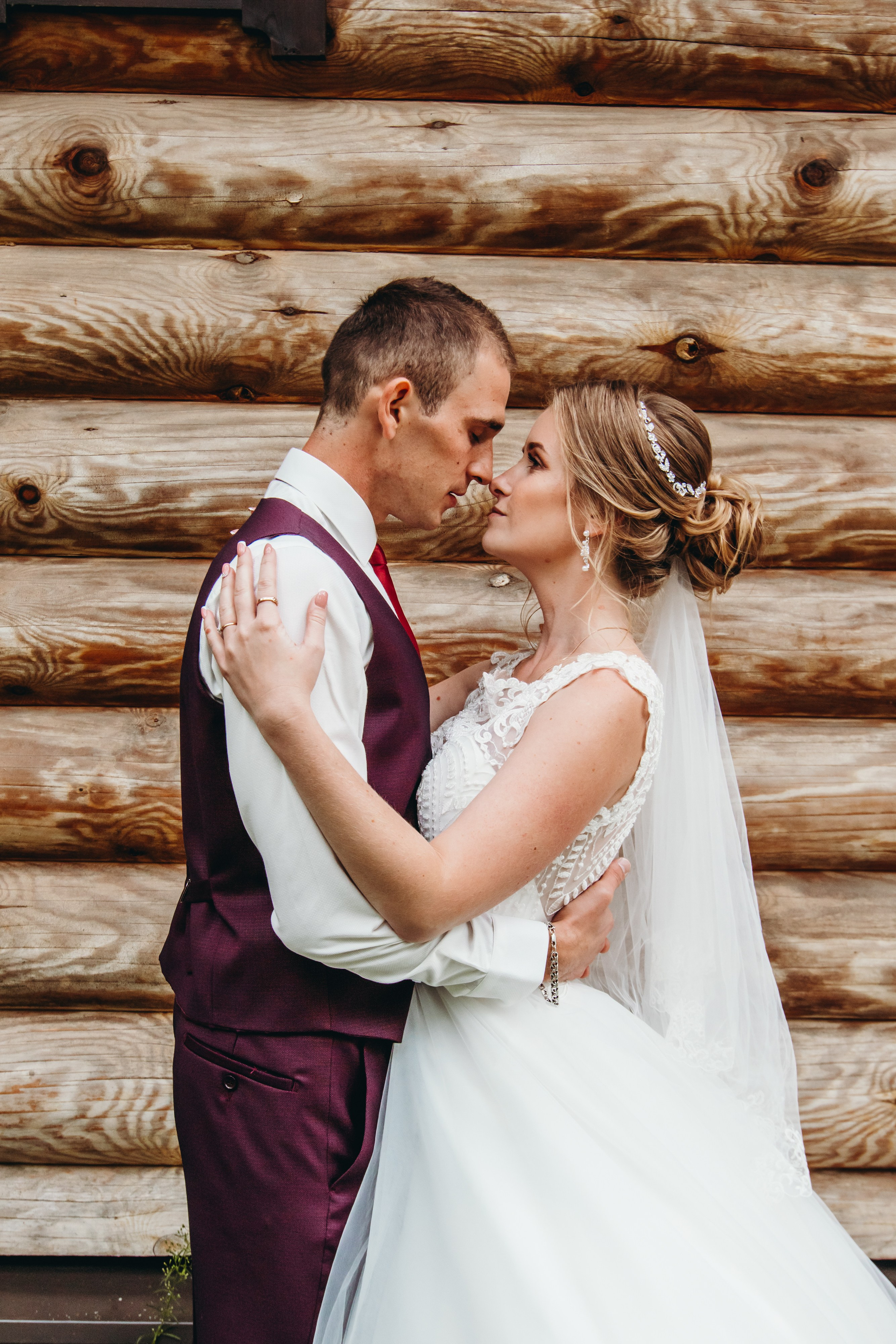 Свадебный фотограф в Подольске Ивана и Марии. Выпускные альбомы в Серпухове