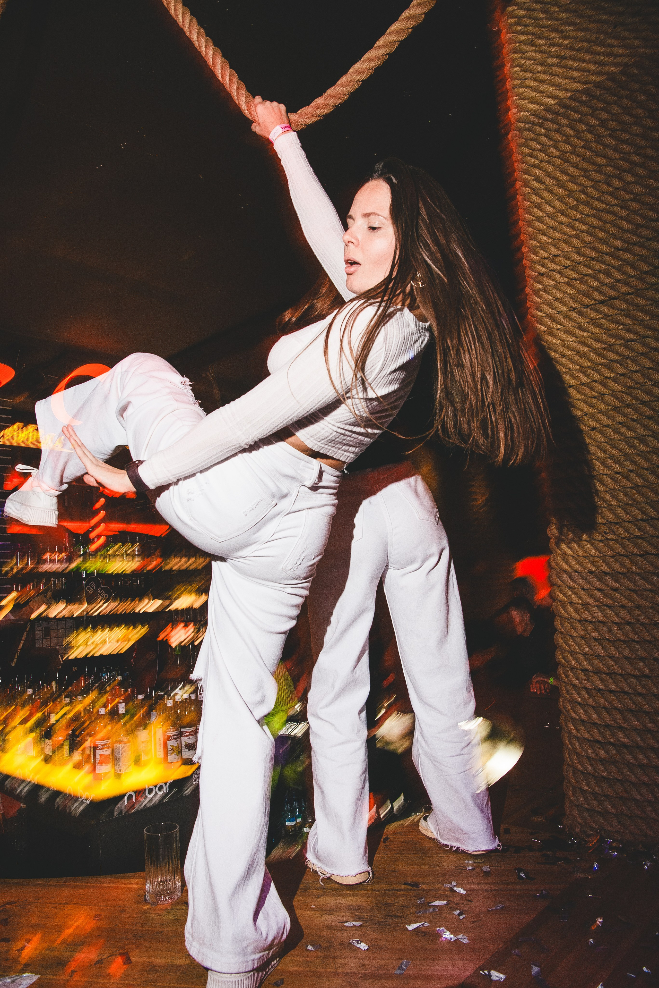 Фотоотчёты о вечеринках для НеБар Волгоград. Или стиль «пьяный фотограф». Фотограф в Волгограде и Волжском Александр Горбань