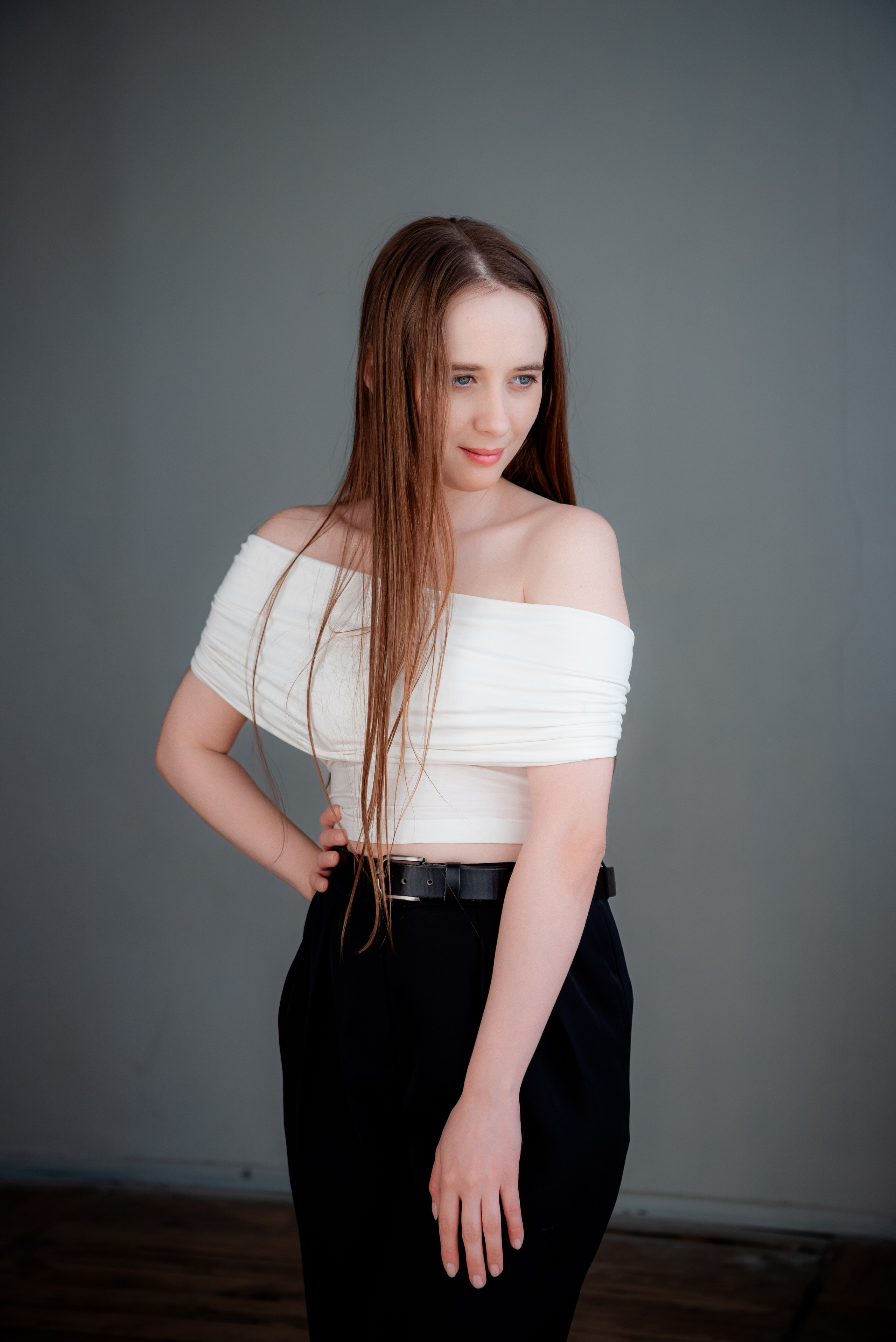 Студийная фотосессиия для девушки в Волгоградской студии Фабрика. Фотограф в Волгограде и Волжском Александр Горбань