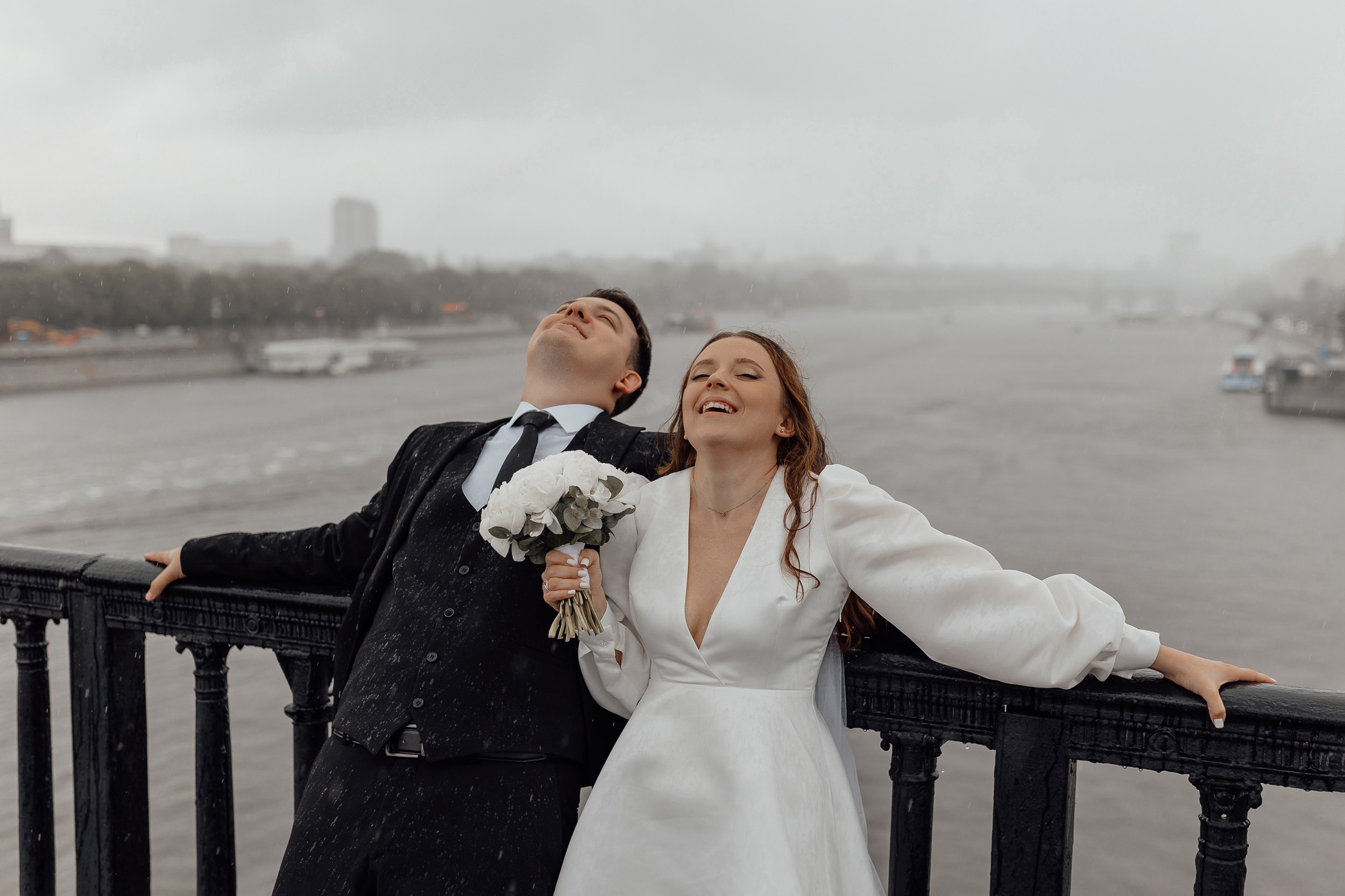 Локации для свадебной прогулки в Москве. Свадебный фотограф в Москве Дарья Олендарёва