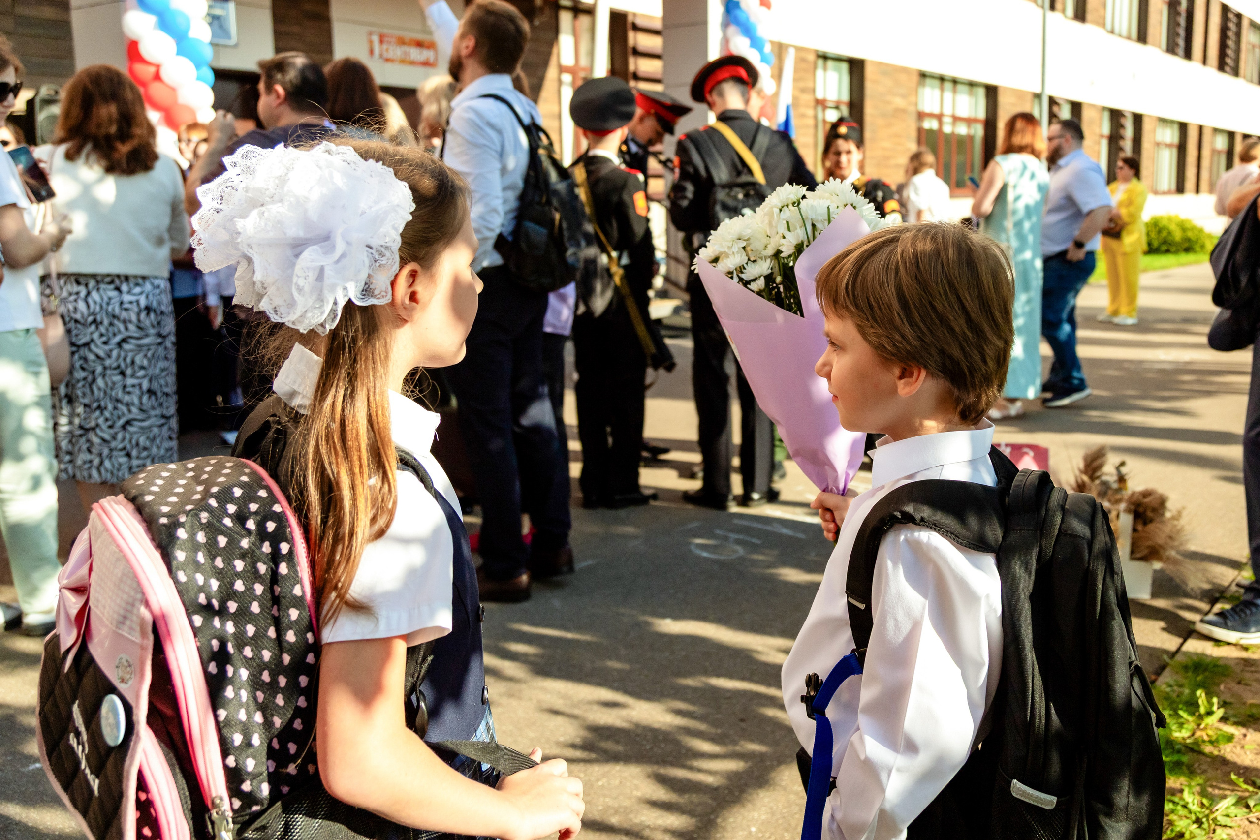 ПЕРВОЕ СЕНТЯБРЯ — линейка. Фотограф Алина Лебедь