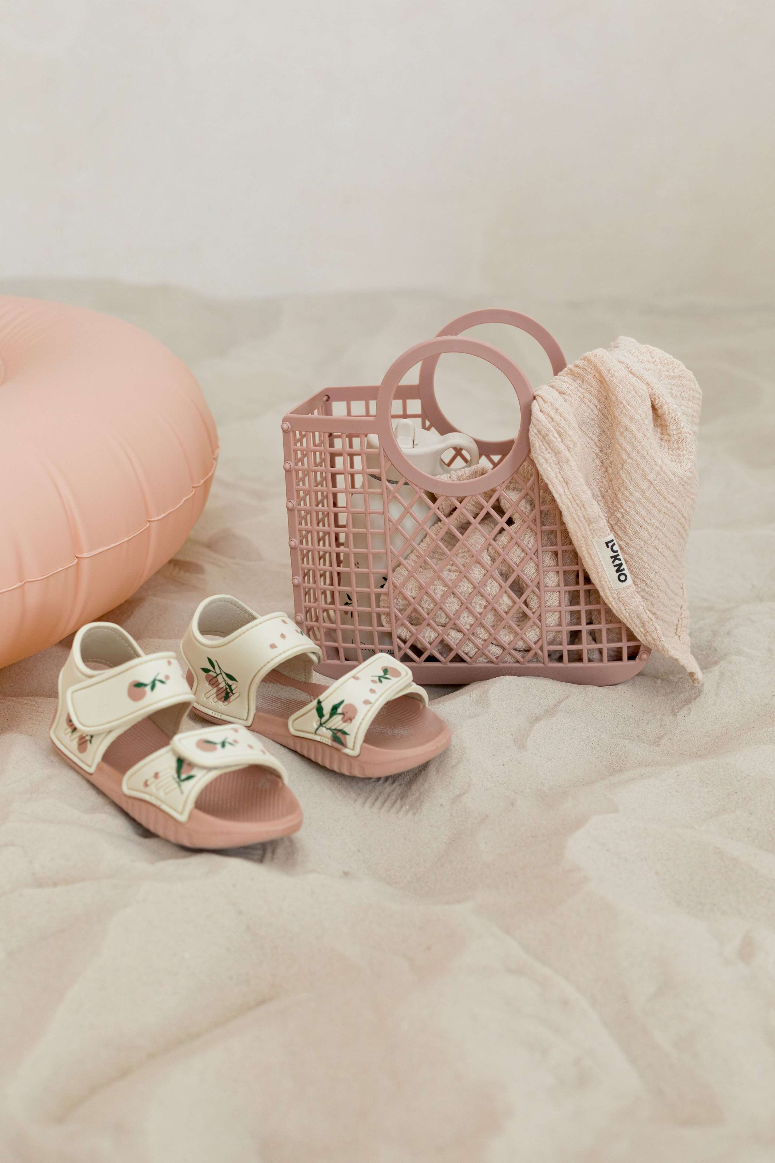 Фотосессия в песке для детского бренда. Детский и контент фотограф Надя Волкова Санкт-Петербург