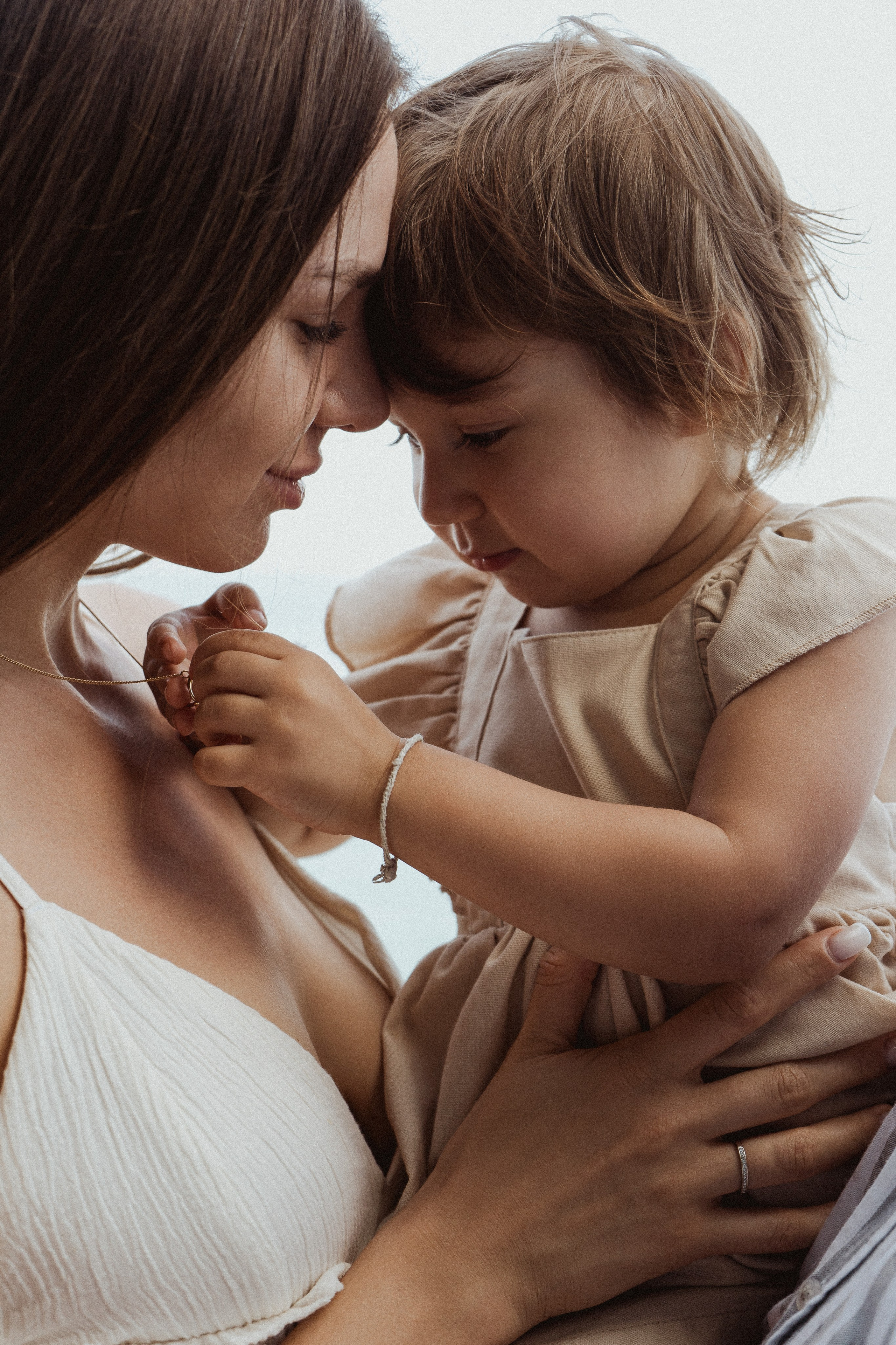 Семейная фотосъёмка на Пхукете – тепло, искренность и любовь вашей семьи на фотографиях. Ян Долматов — фотограф, видеограф и продюсер на Пхукете, Таиланд