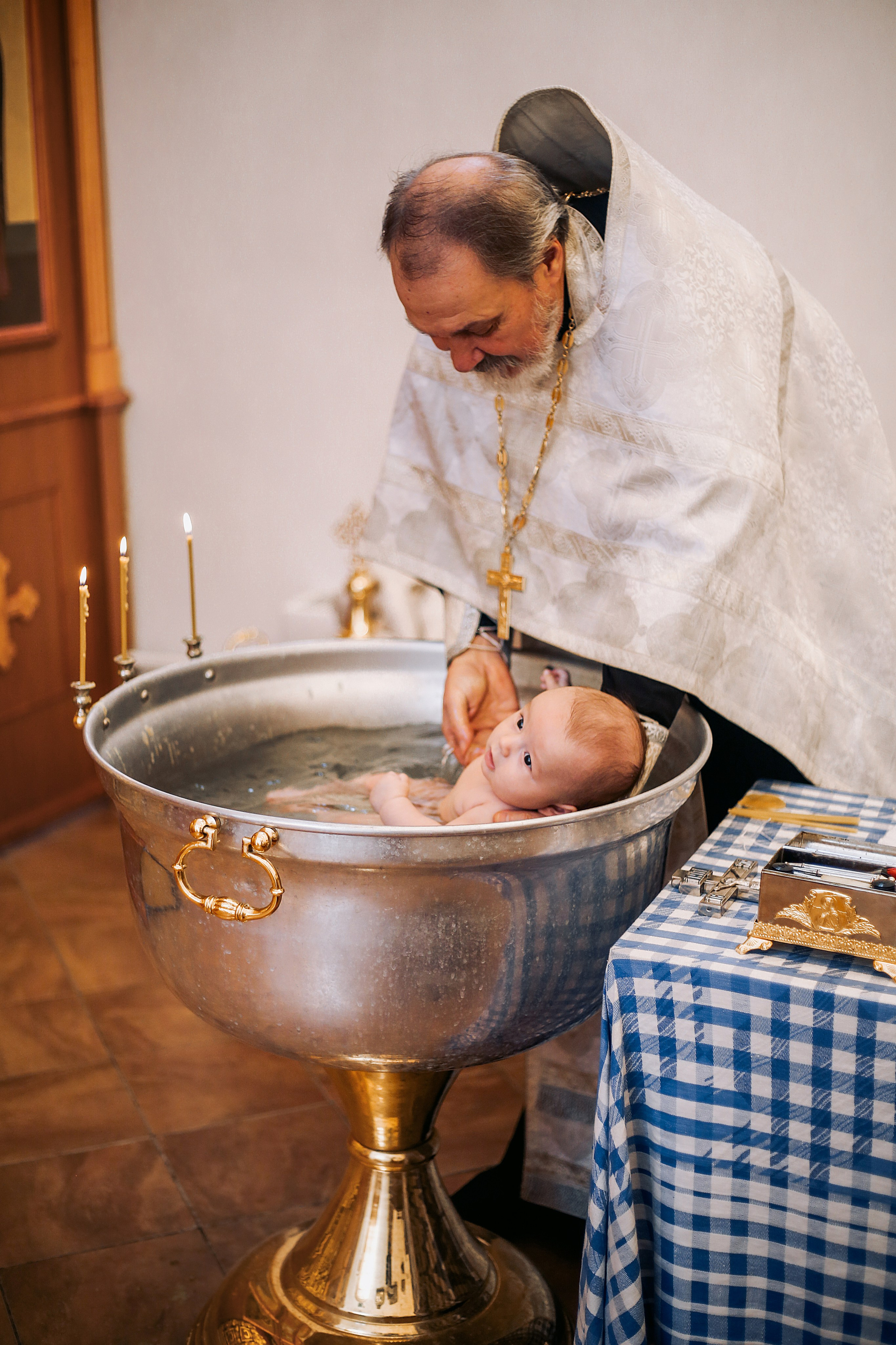 Крещение в Храме Святой Троицы Сходня. Фотограф Анастасия Залевская