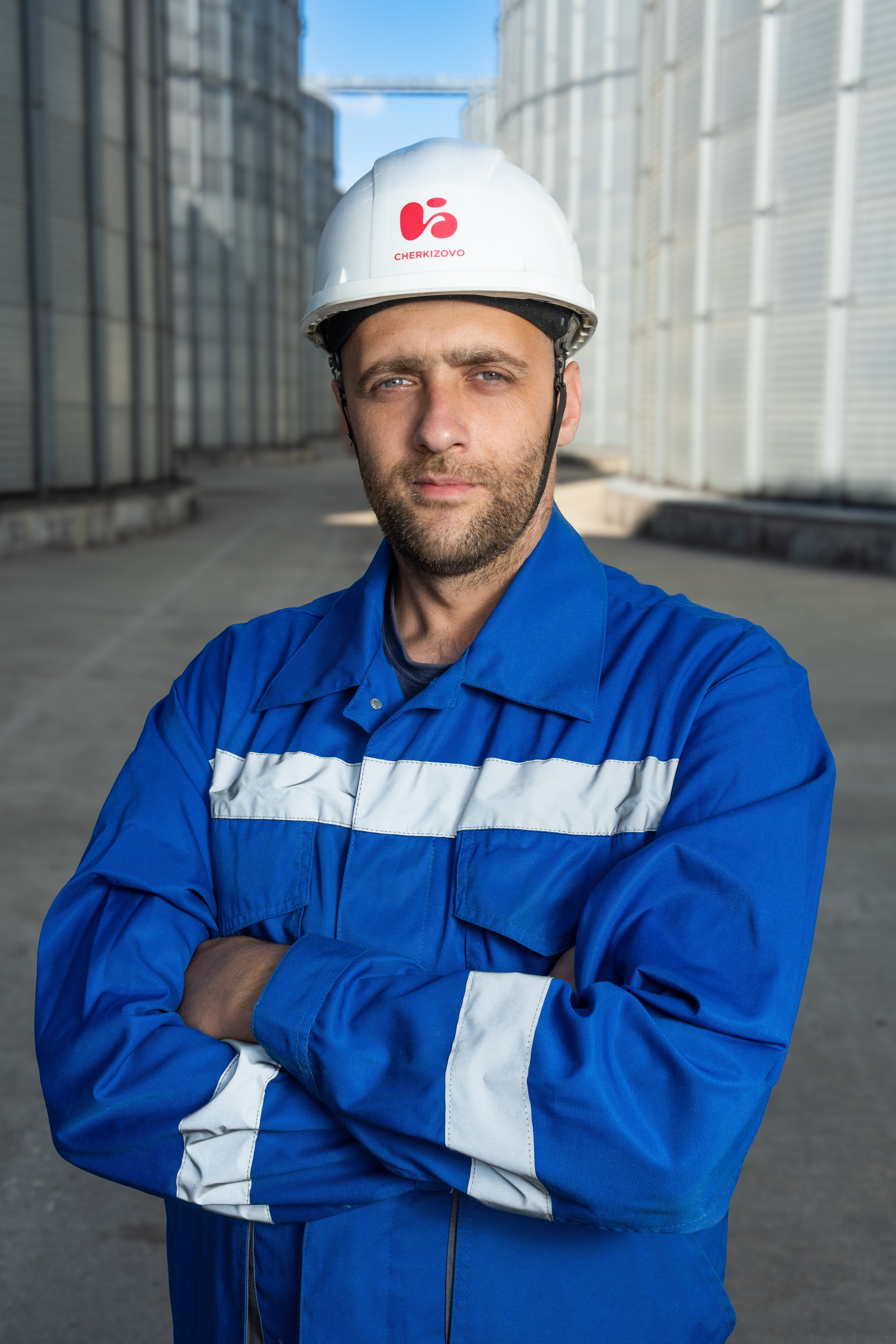 Фотографии сотрудников в офисах, на производстве и в студии