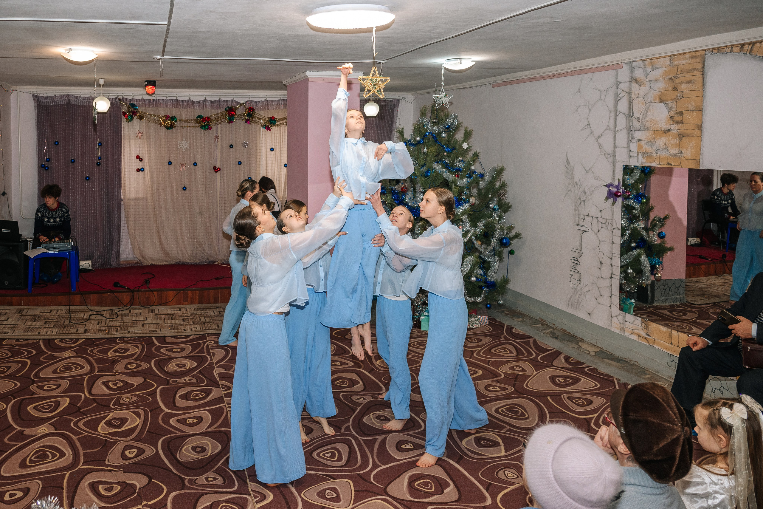 Новогодняя ёлка 2026. Семейный клуб «Открытый город»