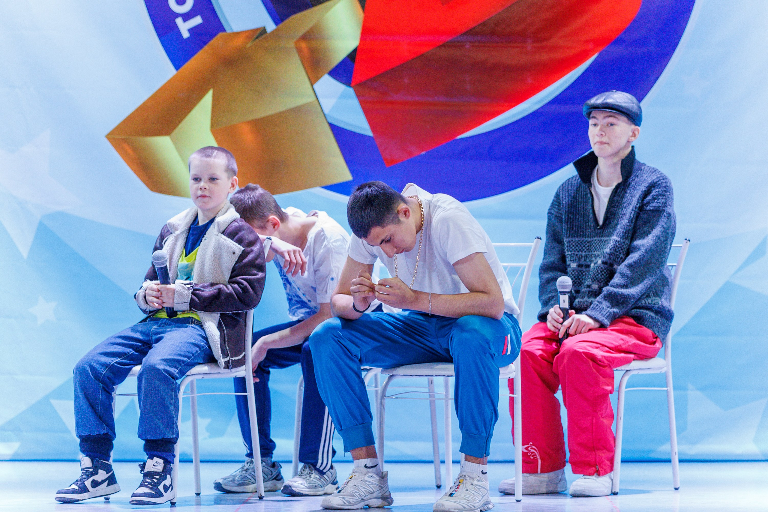 Школьный КВН в Томари. Свадебный, семейный и репортажный фотограф в Южно-Сахалинске Артур Петросян