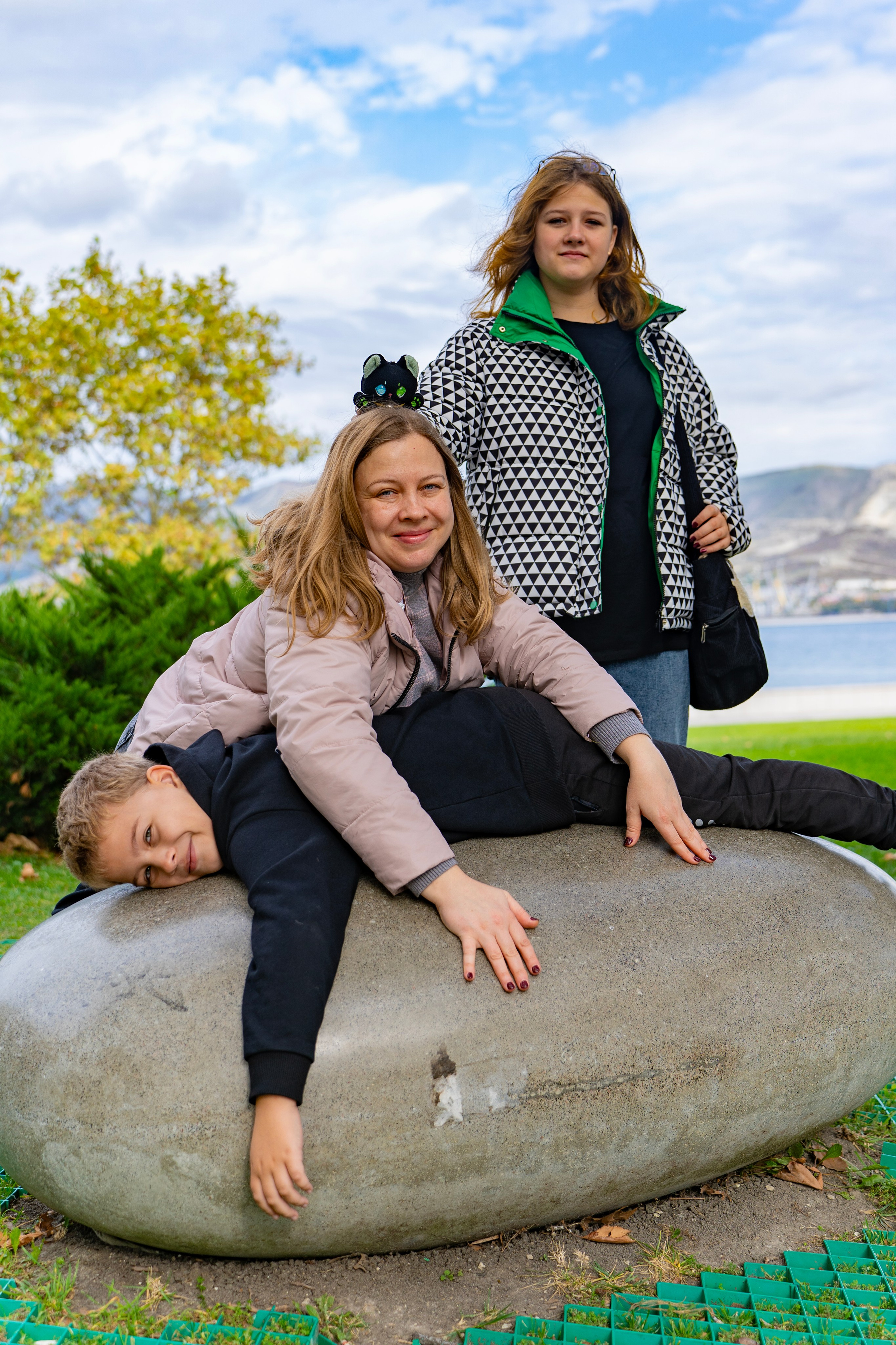 Фотосессия в Новороссийске осенью. Семейный и детский фотограф Екатерина Черняева. Снимаю портреты, love story, фотопрогулки, работаю на улице, в кафе, студии, дома у клиента