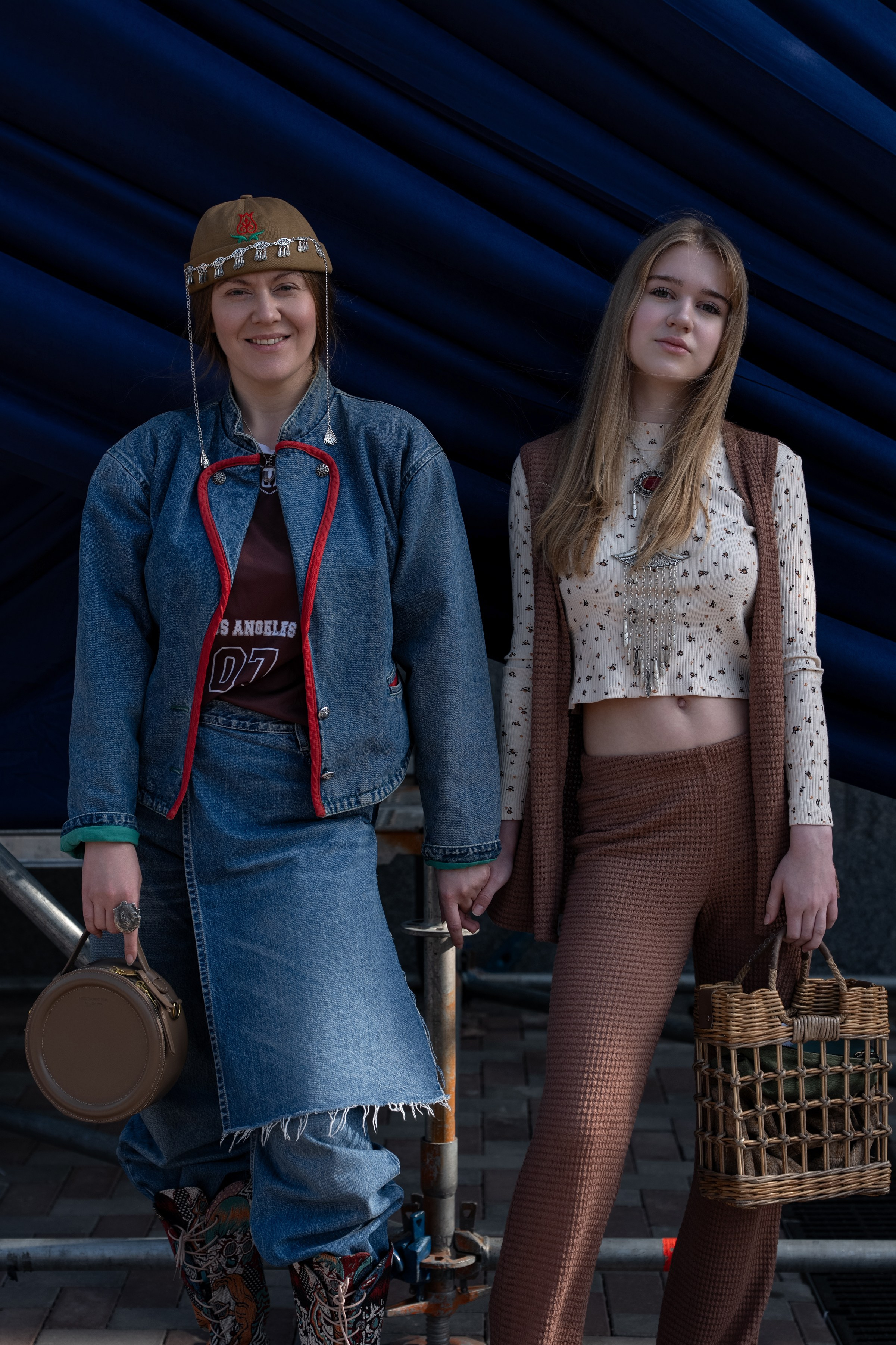 Visa Fashion Week Almaty Pre-Fall 2026 April StreetStyle Day 1. Сайт Алматинского НЮ АРТ, будуар и фэшн фотографа Дениса Карпенко