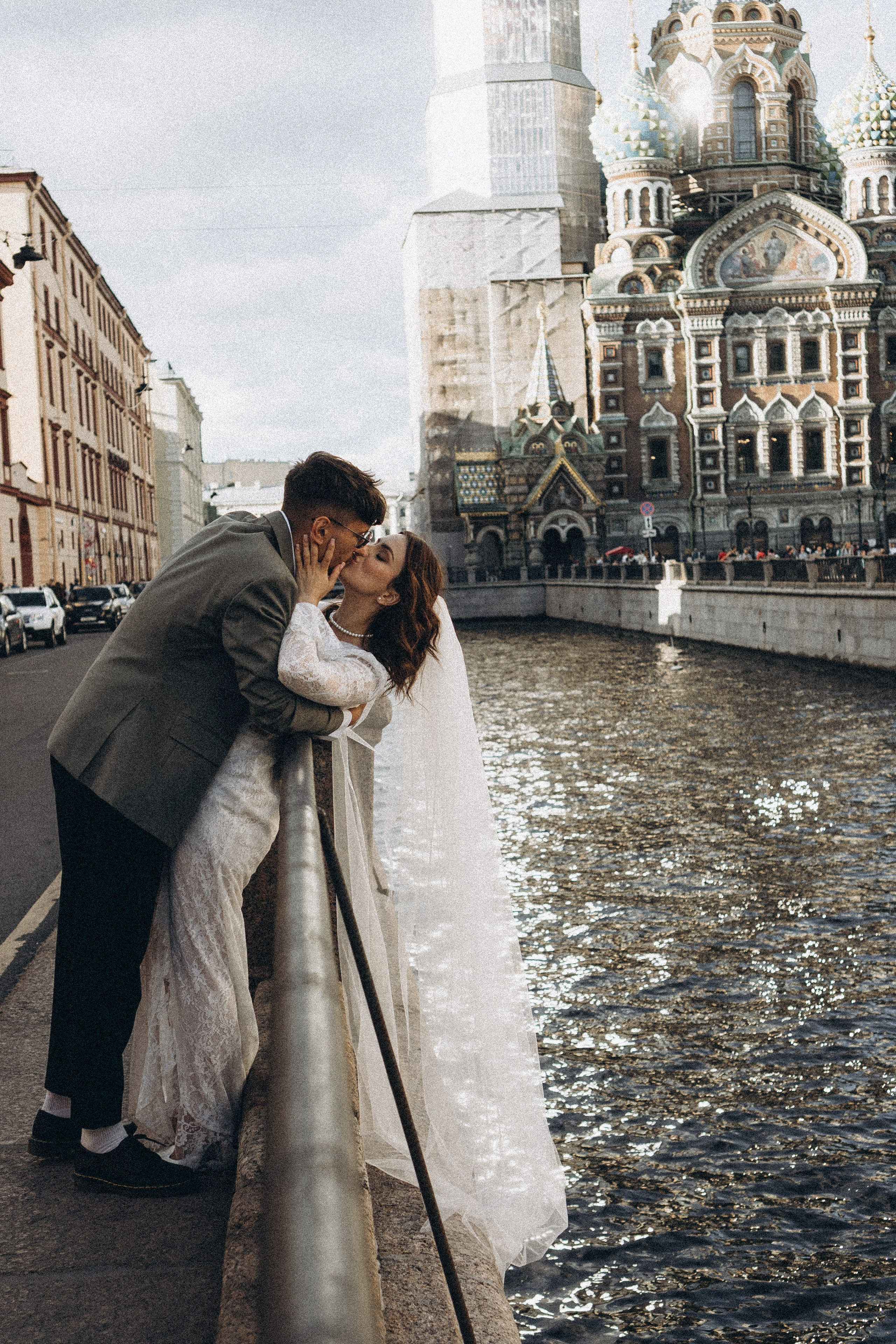 СВАДЕБНАЯ ПРОГУЛКА ВОЗЕ ИСАИКЕВСКОГО СОБОРА АСТОРИИ И ЗАКОНОДАЛЕТНОГО СОБРАНИЯ. Профессиональный фотограф, Санкт-Петербург — Виктория Богомолова