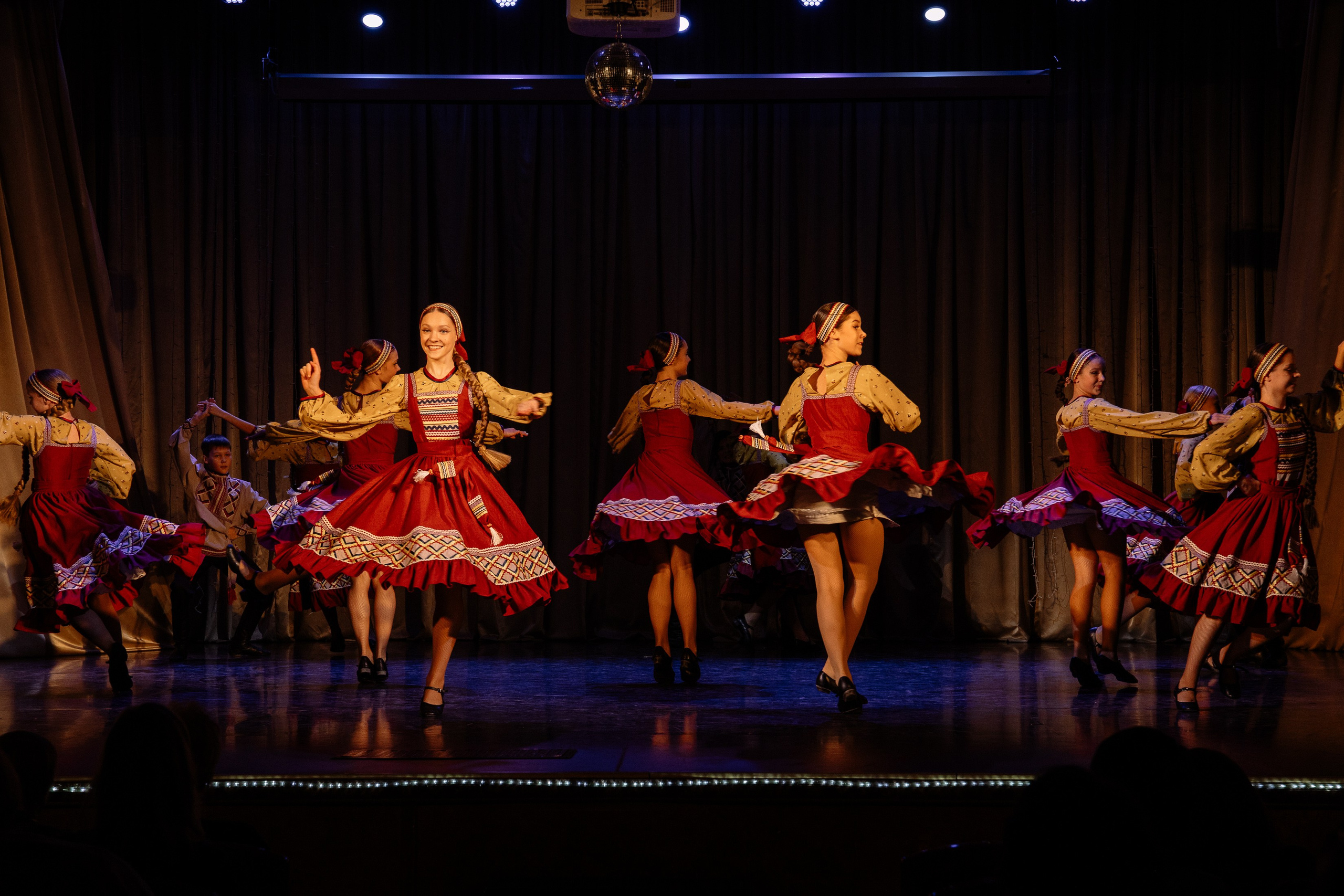 Сибирские узоры ДК Ефремова. Фотограф Юлия Мальцева