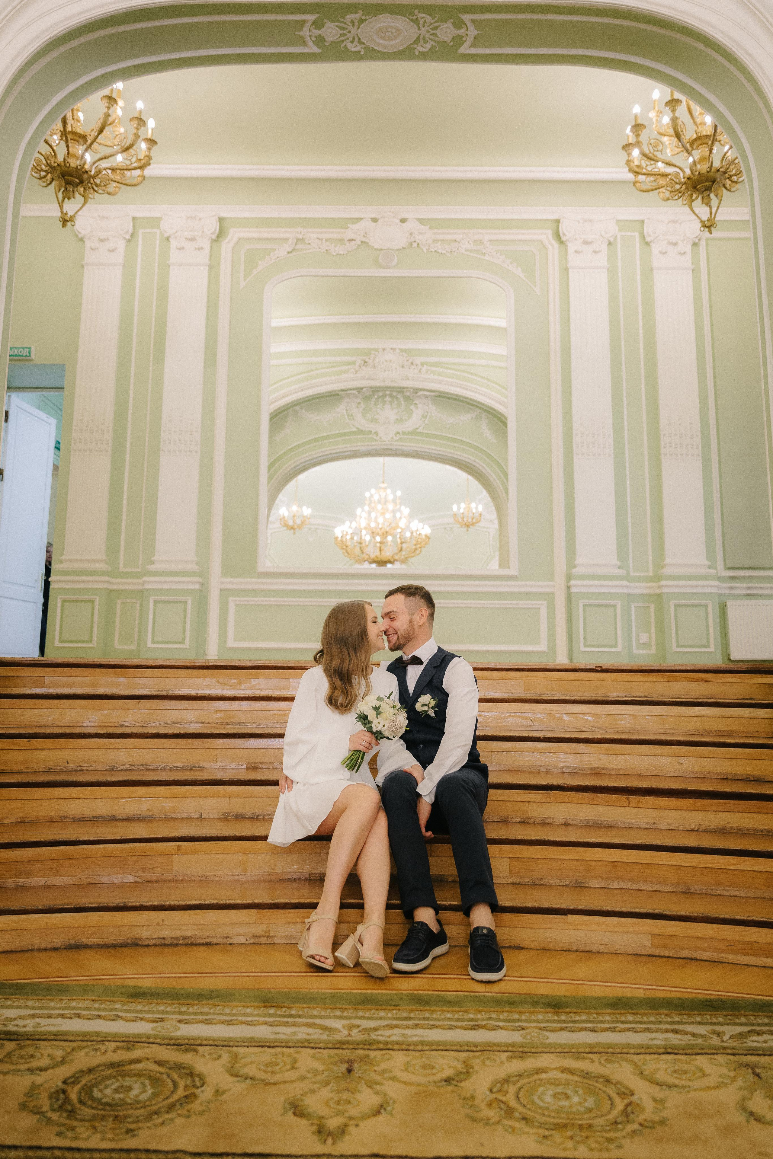 ПЕТРОГРАДСКИЙ ЗАГС | Август, Лопухинский сад, Петропавловка. Свадебный фотограф в Санкт-Петербурге Полина Корзухина