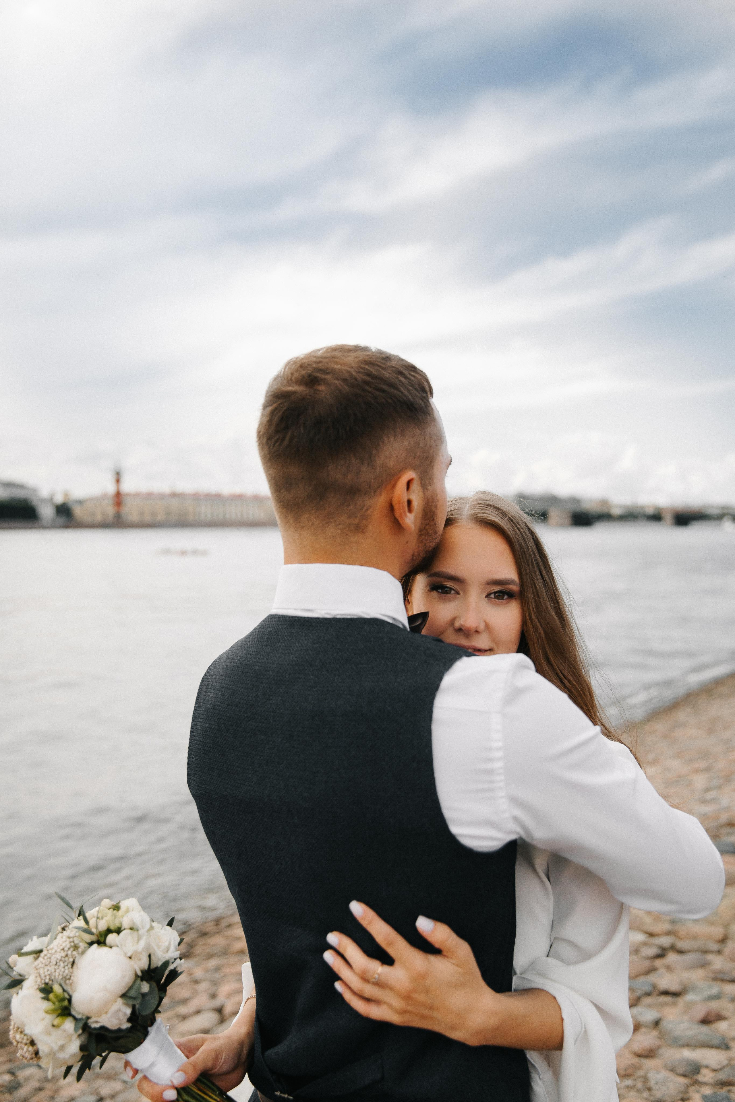 ПЕТРОГРАДСКИЙ ЗАГС | Август, Лопухинский сад, Петропавловка. Свадебный фотограф в Санкт-Петербурге Полина Корзухина