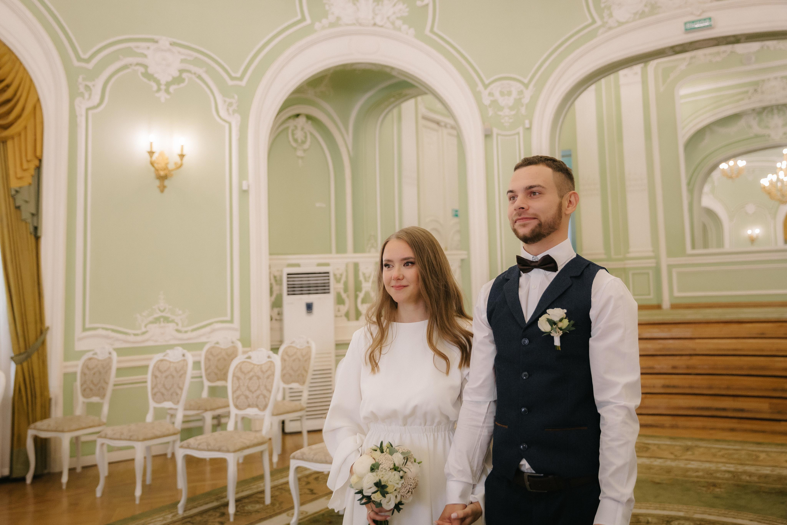 ПЕТРОГРАДСКИЙ ЗАГС | Август, Лопухинский сад, Петропавловка. Свадебный фотограф в Санкт-Петербурге Полина Корзухина