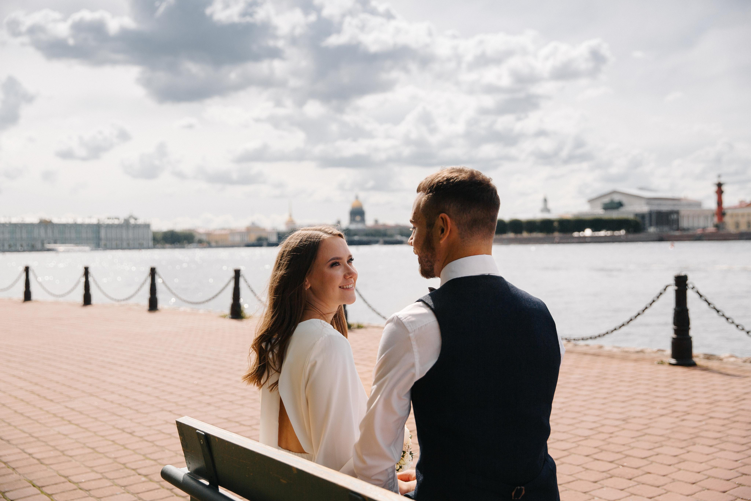 ПЕТРОГРАДСКИЙ ЗАГС | Август, Лопухинский сад, Петропавловка. Свадебный фотограф в Санкт-Петербурге Полина Корзухина