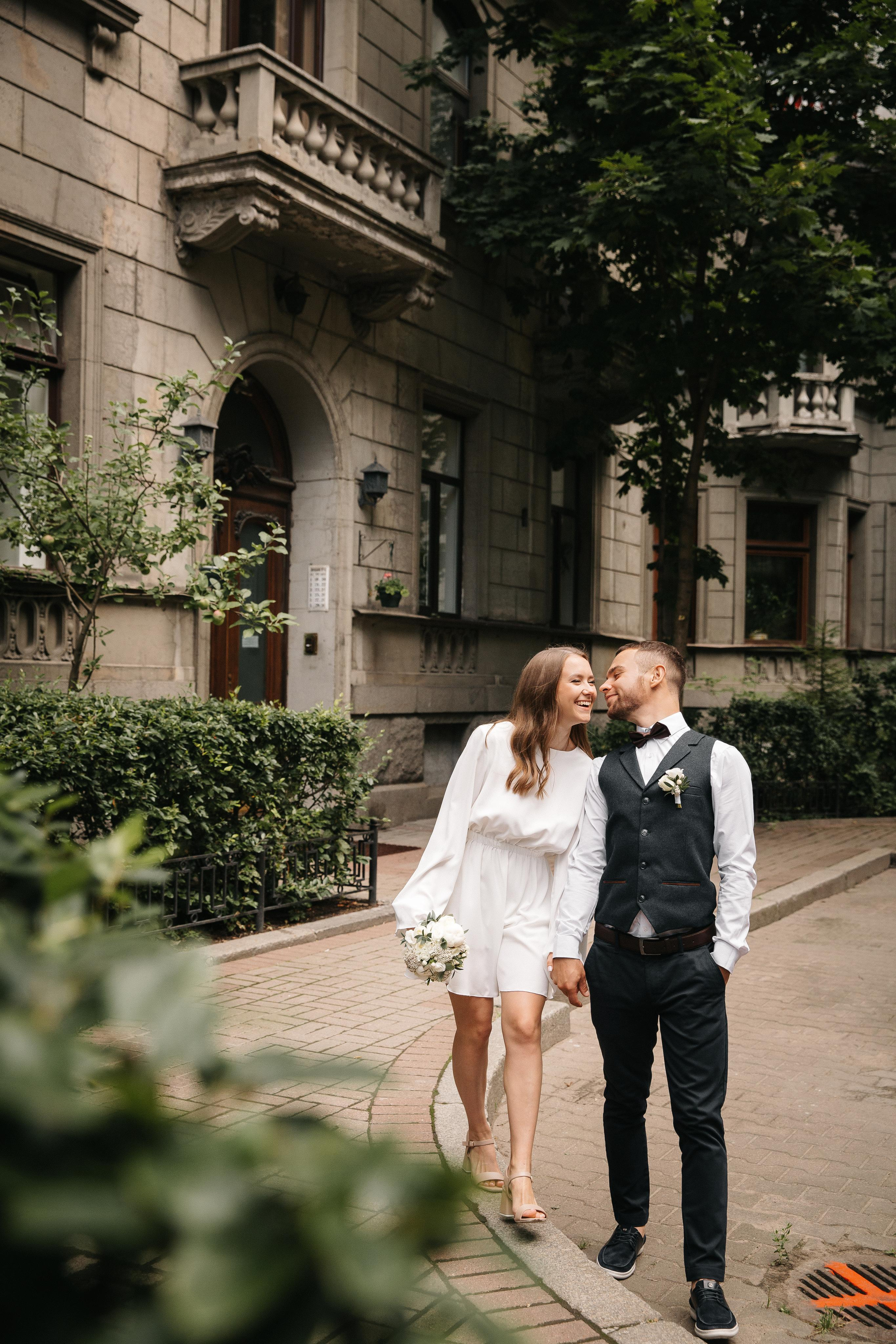 ПЕТРОГРАДСКИЙ ЗАГС | Август, Лопухинский сад, Петропавловка. Свадебный фотограф в Санкт-Петербурге Полина Корзухина