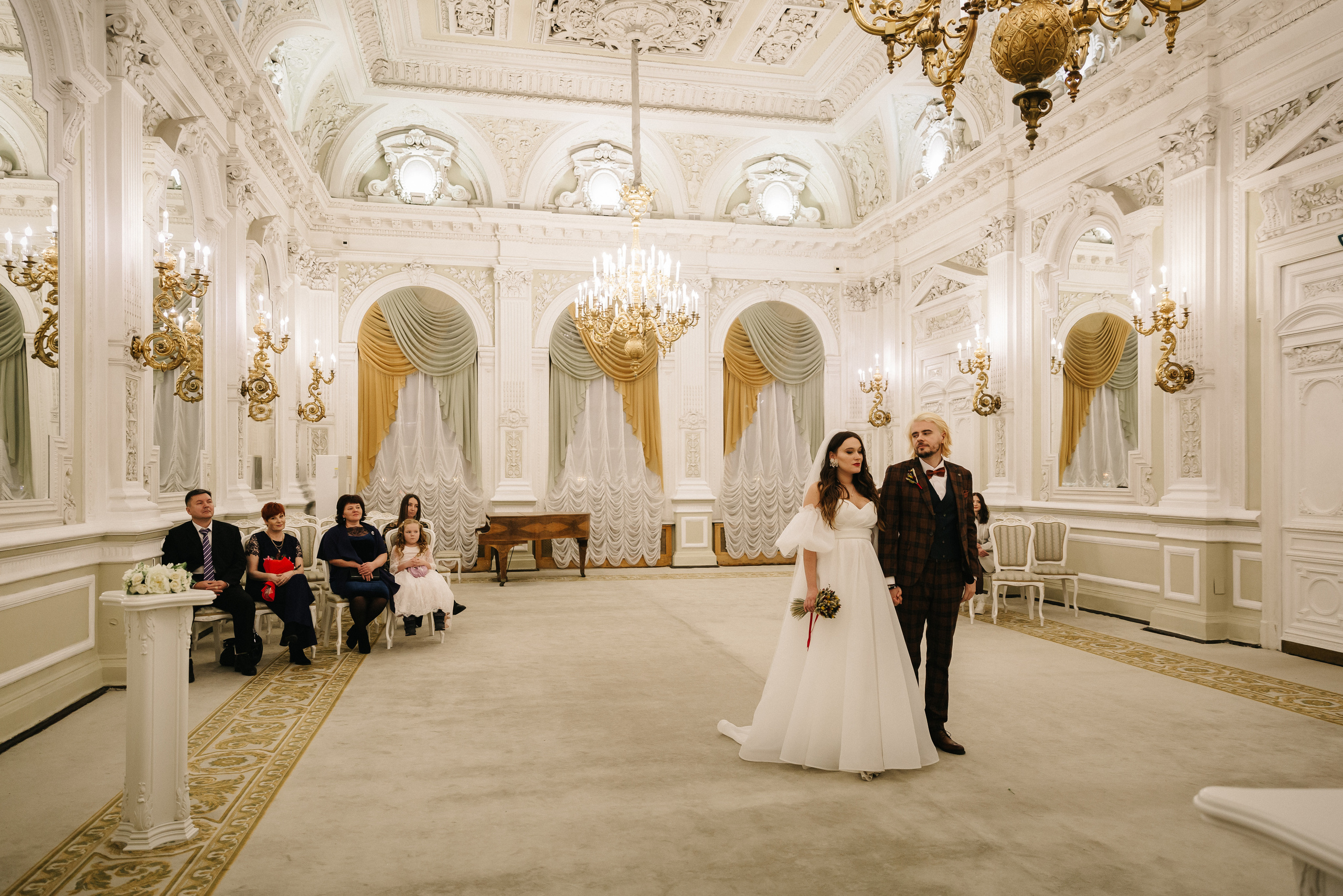 НОЯБРЬ| Дворец № 1, Новая Голландия, Витебский вокзал,. Свадебный фотограф в Санкт-Петербурге Полина Корзухина