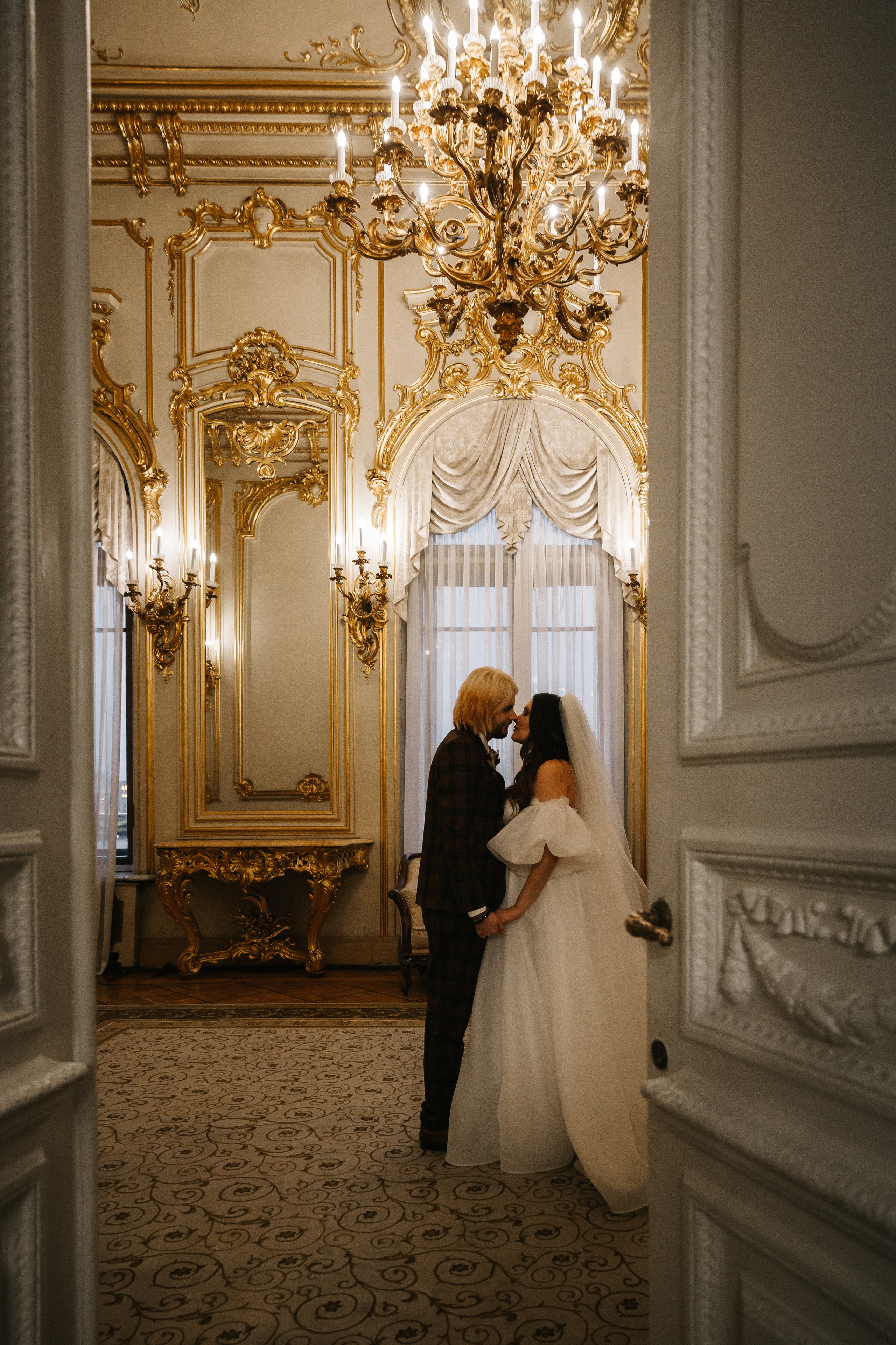 НОЯБРЬ| Дворец № 1, Новая Голландия, Витебский вокзал,. Свадебный фотограф в Санкт-Петербурге Полина Корзухина