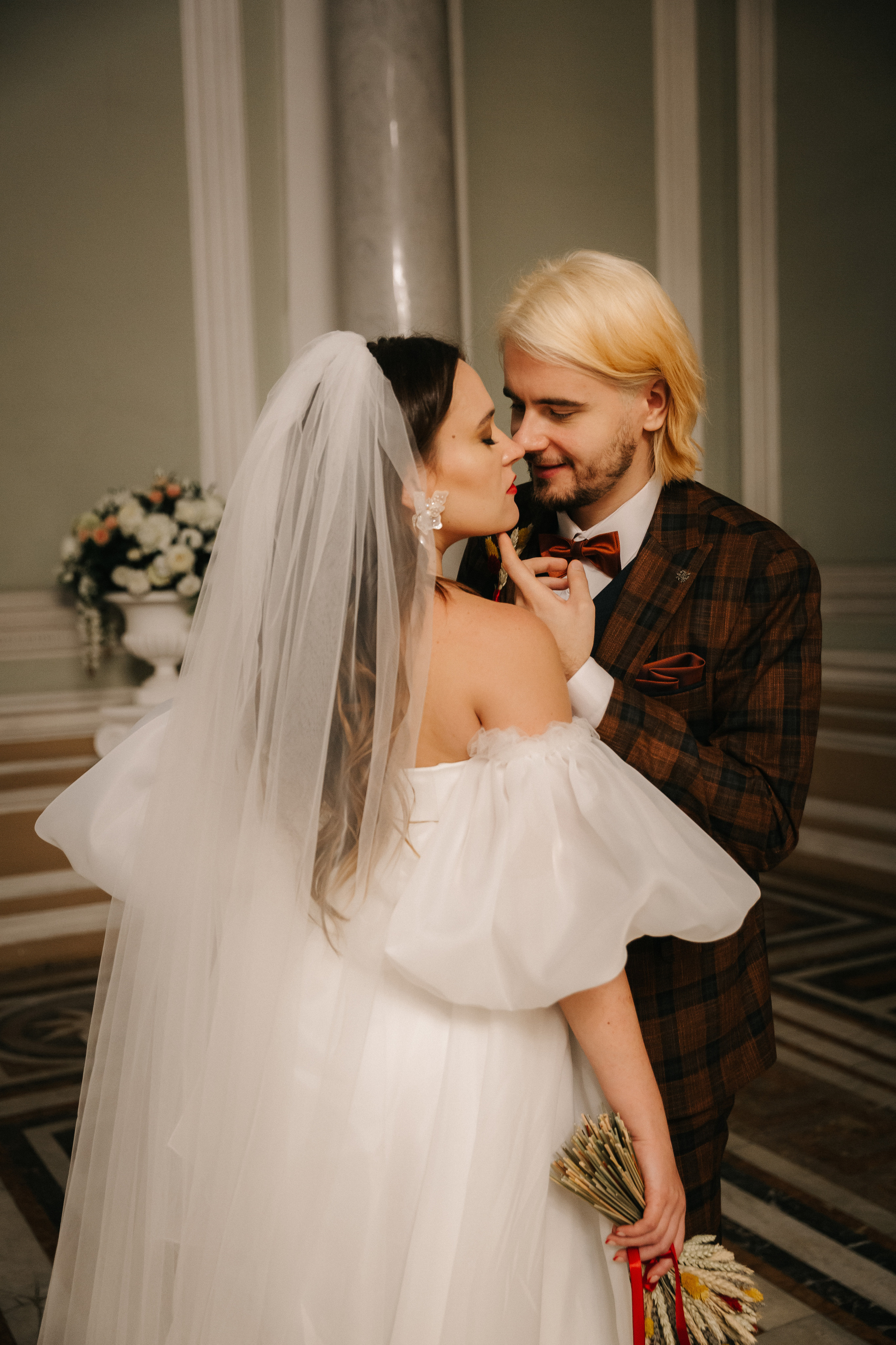 НОЯБРЬ| Дворец № 1, Новая Голландия, Витебский вокзал,. Свадебный фотограф в Санкт-Петербурге Полина Корзухина