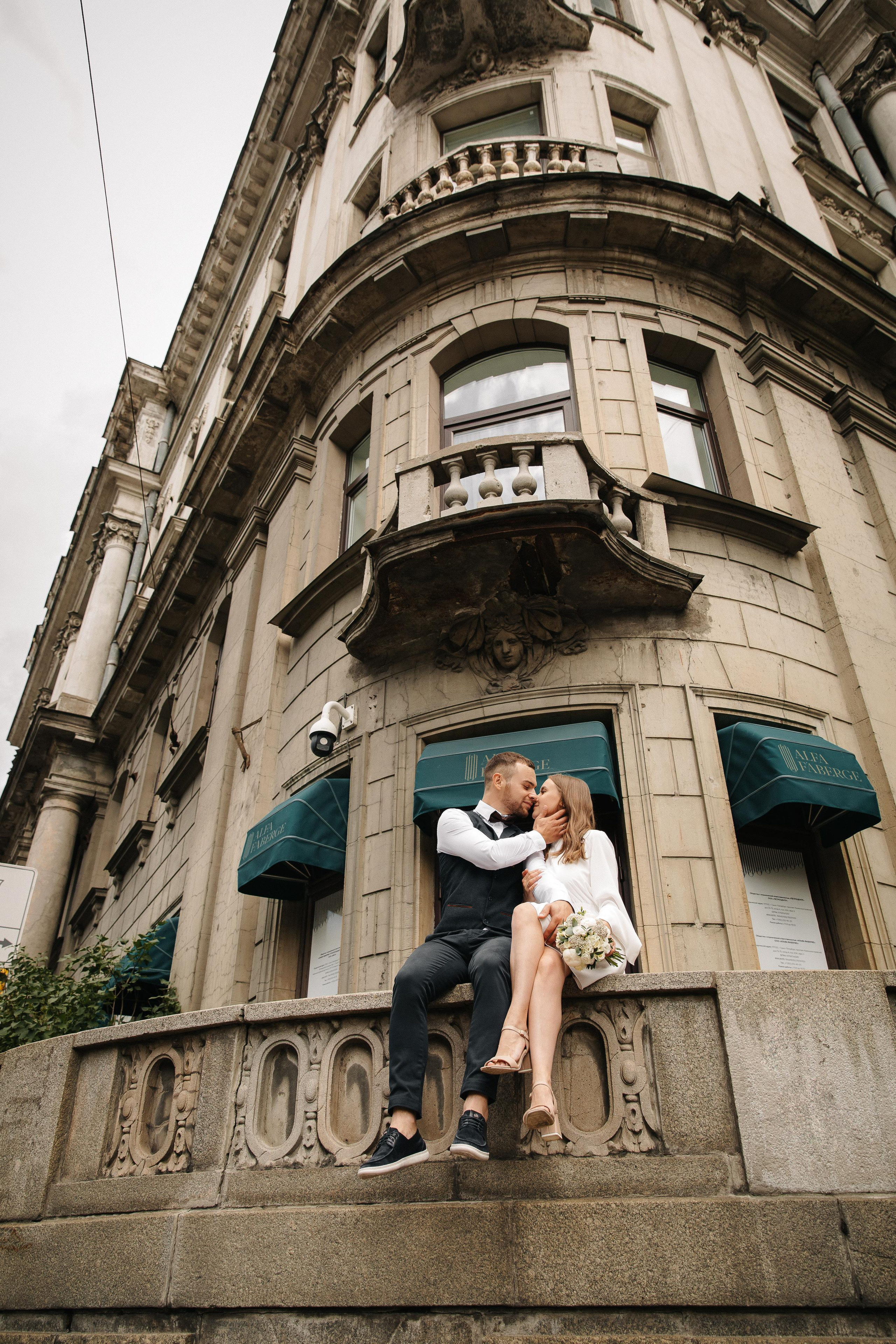 ПЕТРОГРАДСКИЙ ЗАГС | Август, Лопухинский сад, Петропавловка. Свадебный фотограф в Санкт-Петербурге Полина Корзухина
