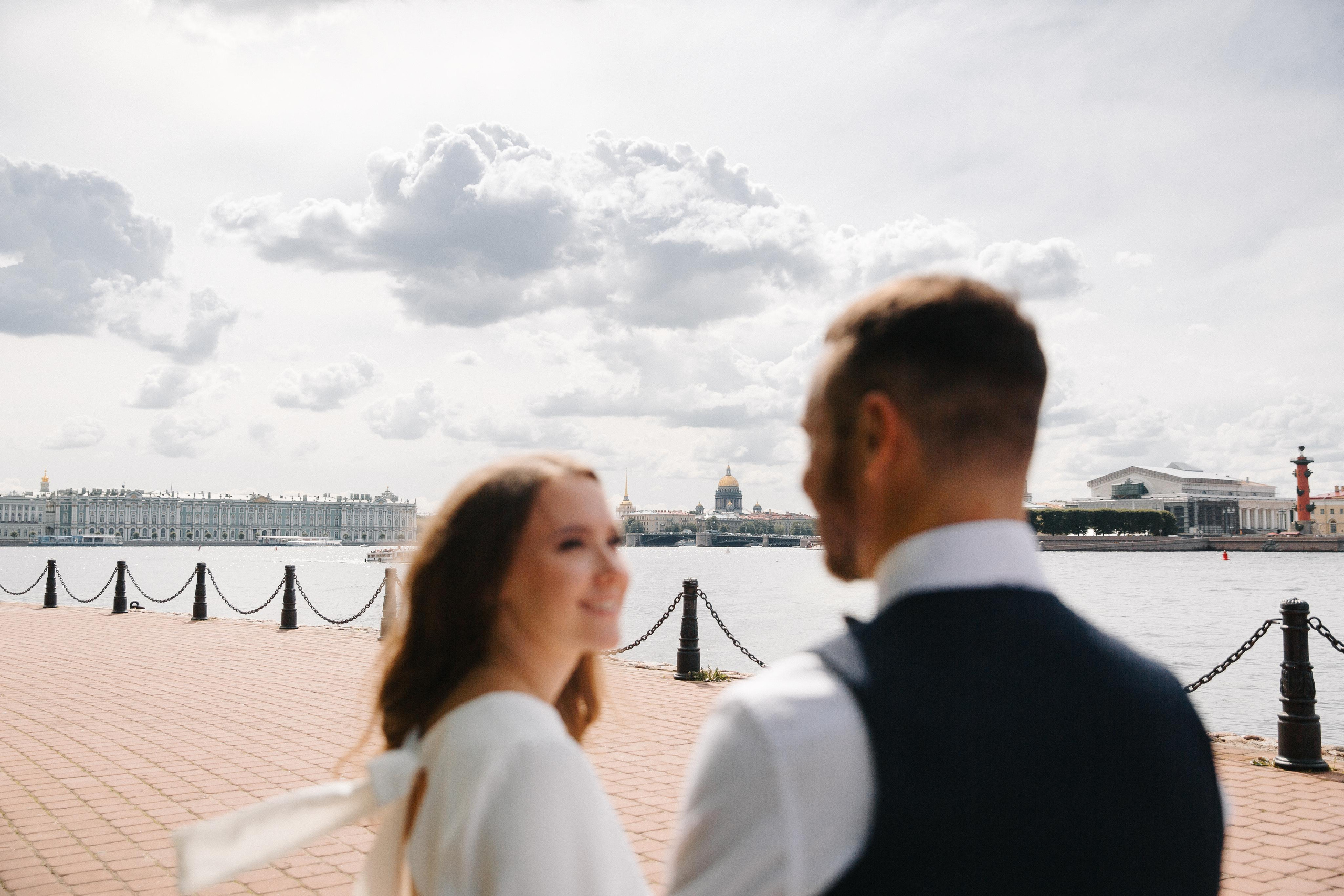 ПЕТРОГРАДСКИЙ ЗАГС | Август, Лопухинский сад, Петропавловка. Свадебный фотограф в Санкт-Петербурге Полина Корзухина