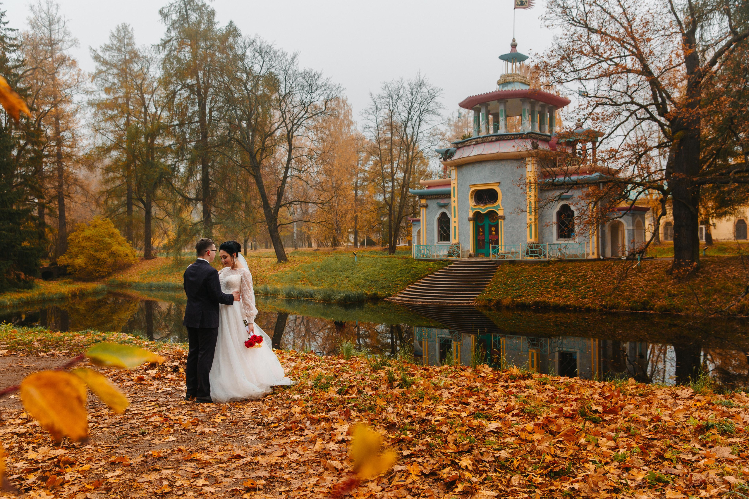 ДВОРЕЦ № 3 Пушкин| Октябрь, Екатерининский парк. Свадебный фотограф в Санкт-Петербурге Полина Корзухина