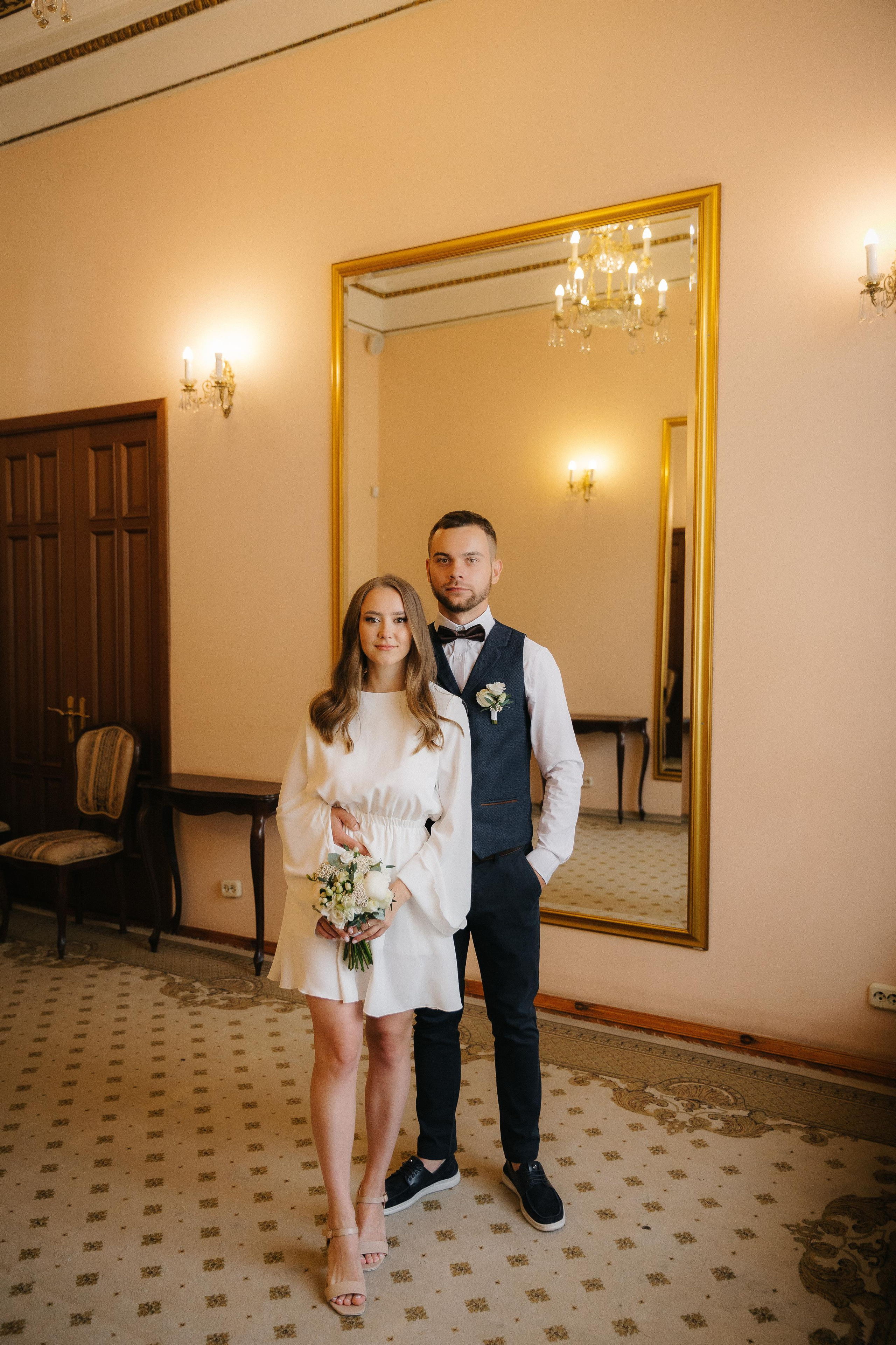 ПЕТРОГРАДСКИЙ ЗАГС | Август, Лопухинский сад, Петропавловка. Свадебный фотограф в Санкт-Петербурге Полина Корзухина