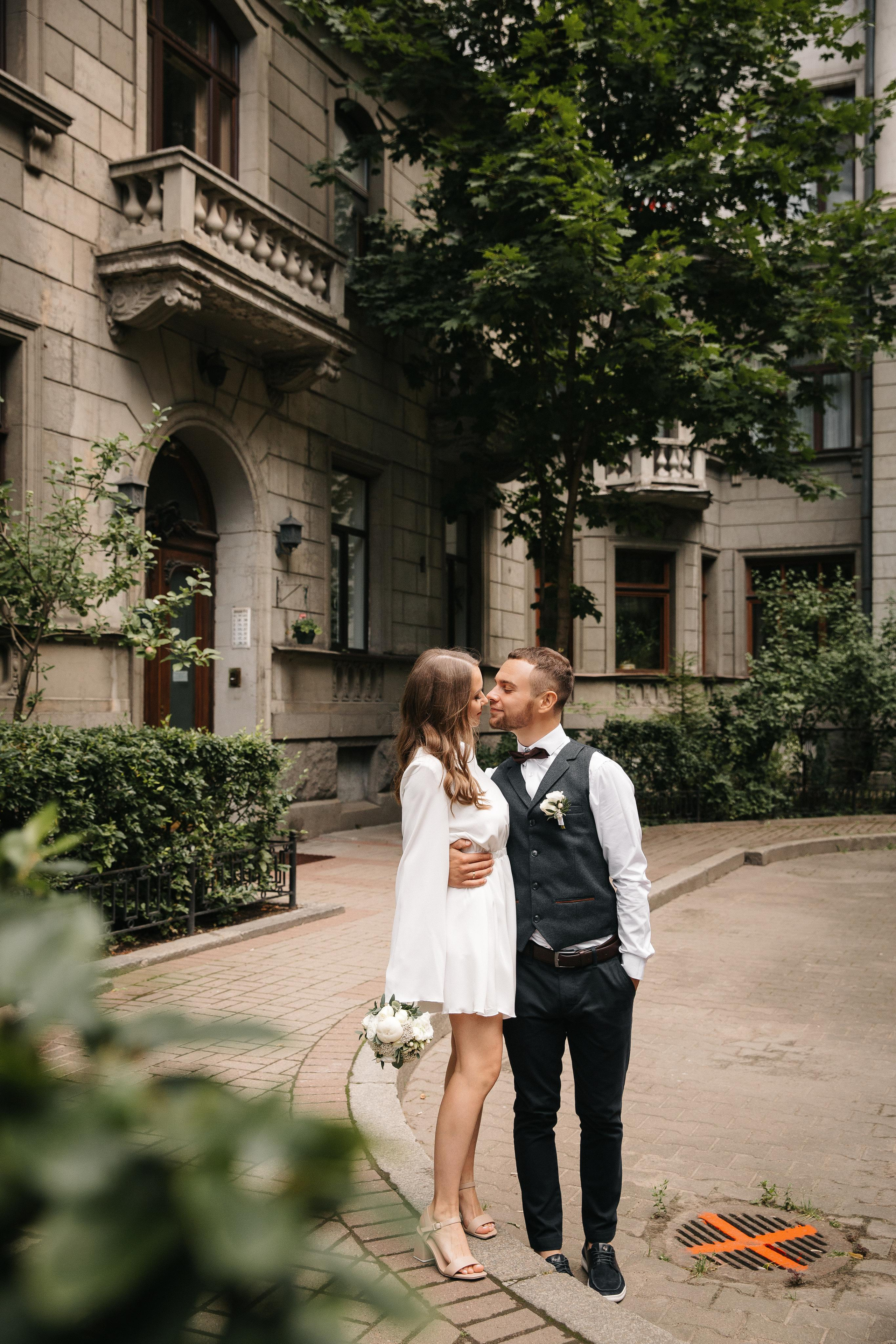 ПЕТРОГРАДСКИЙ ЗАГС | Август, Лопухинский сад, Петропавловка. Свадебный фотограф в Санкт-Петербурге Полина Корзухина