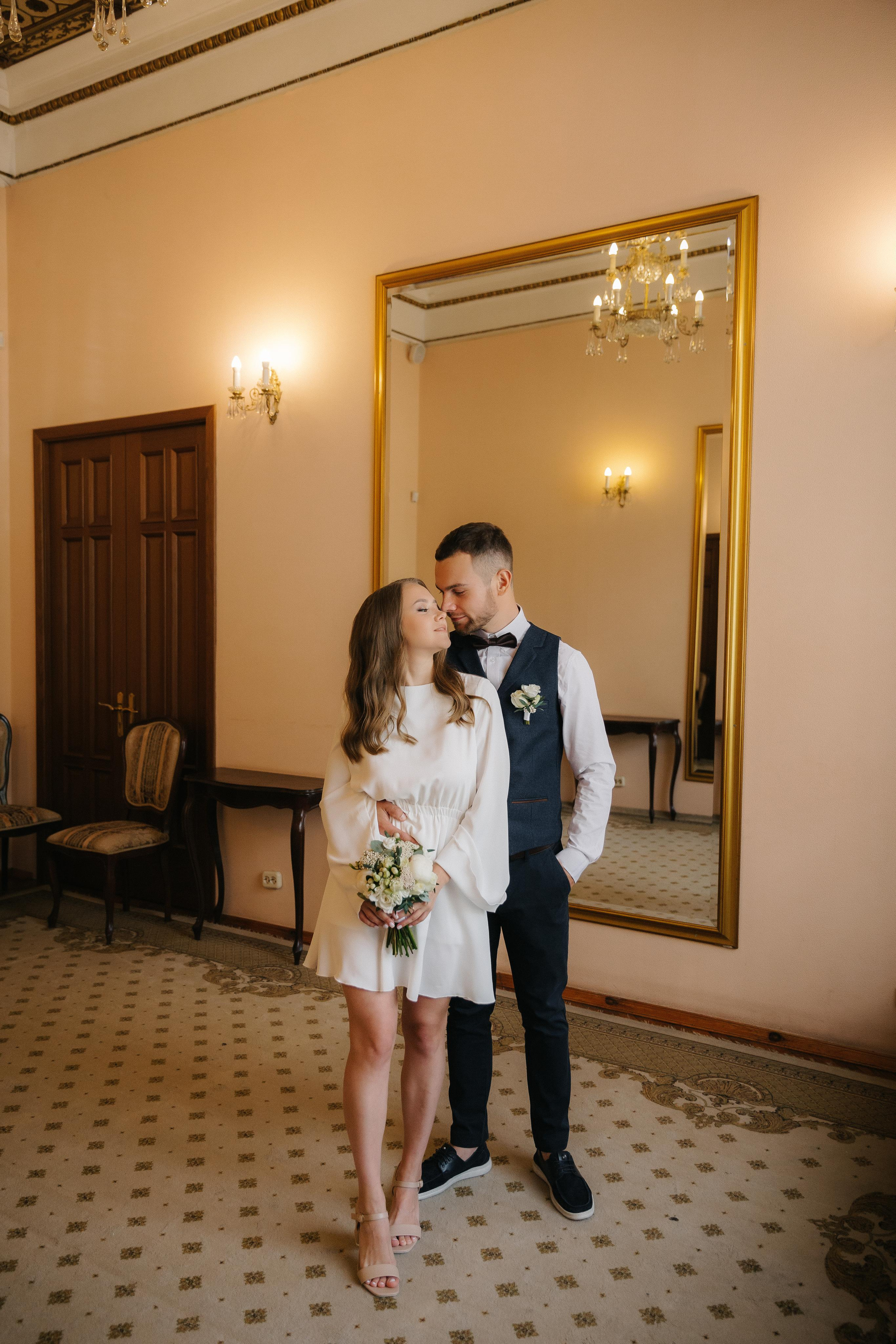 ПЕТРОГРАДСКИЙ ЗАГС | Август, Лопухинский сад, Петропавловка. Свадебный фотограф в Санкт-Петербурге Полина Корзухина