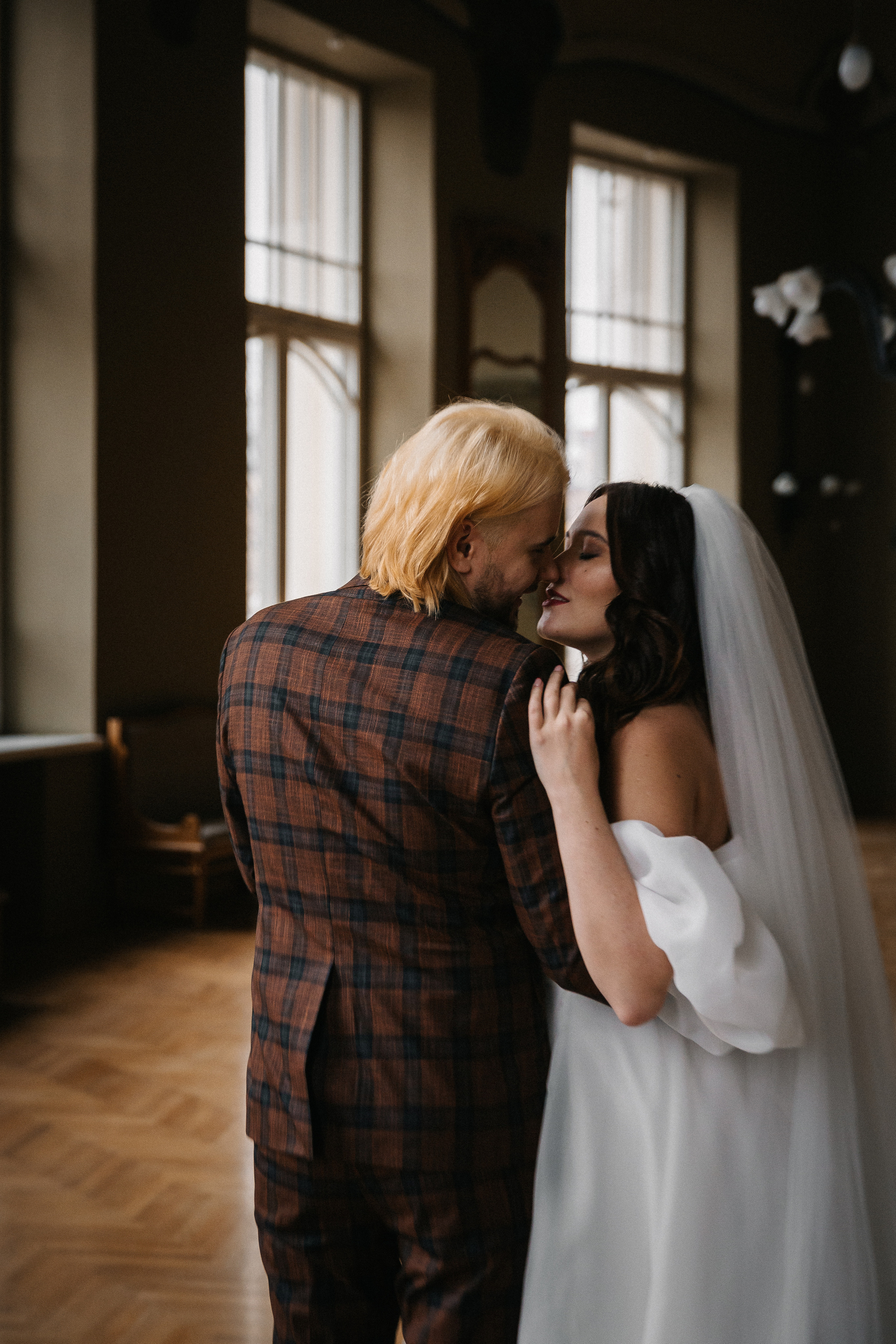 НОЯБРЬ| Дворец № 1, Новая Голландия, Витебский вокзал,. Свадебный фотограф в Санкт-Петербурге Полина Корзухина